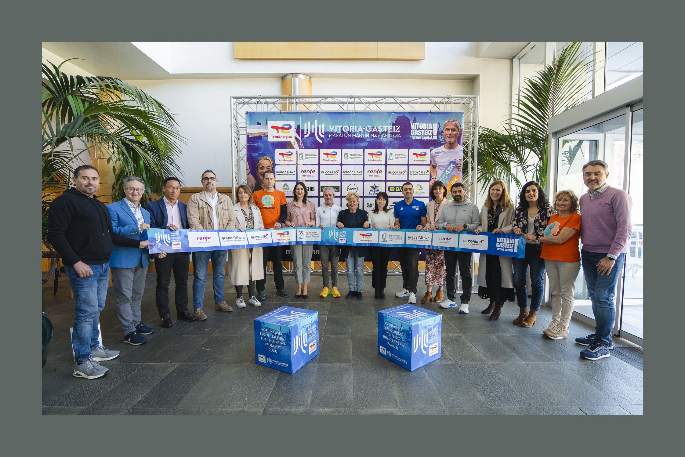 Una imagen de la presentación de TotalEnergies Vitoria Gasteiz Maratón Martín Fiz 2024