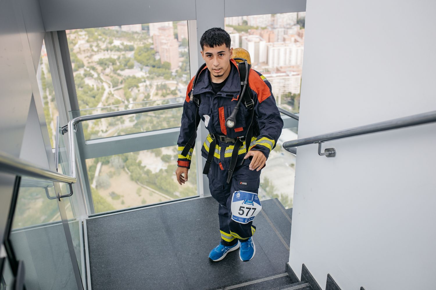 Las 50 mejores fotos de la Carrera Vertical Torre Emperador 2024. 21