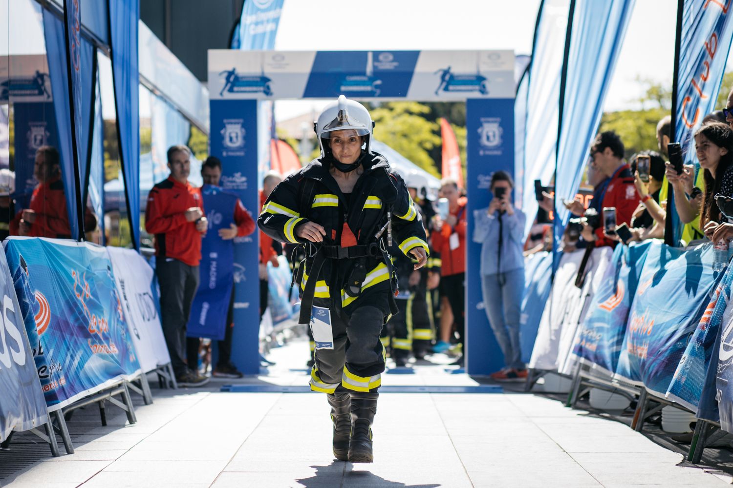 Las 50 mejores fotos de la Carrera Vertical Torre Emperador 2024. 33