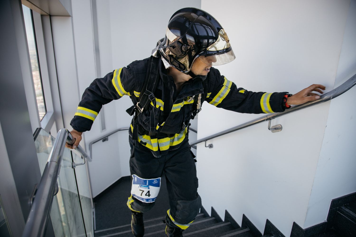 Las 50 mejores fotos de la Carrera Vertical Torre Emperador 2024. 45