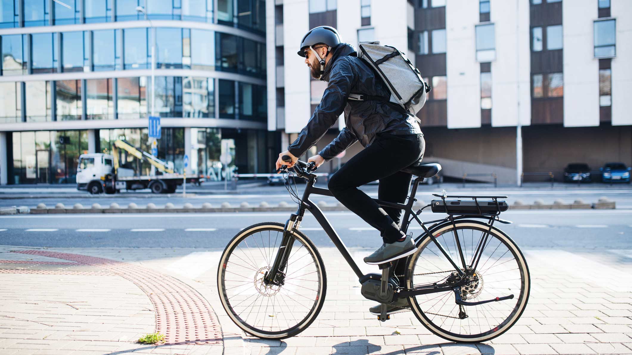 Bicicletas eléctricas, un transporte moderno y sostenible (Foto: iStock)