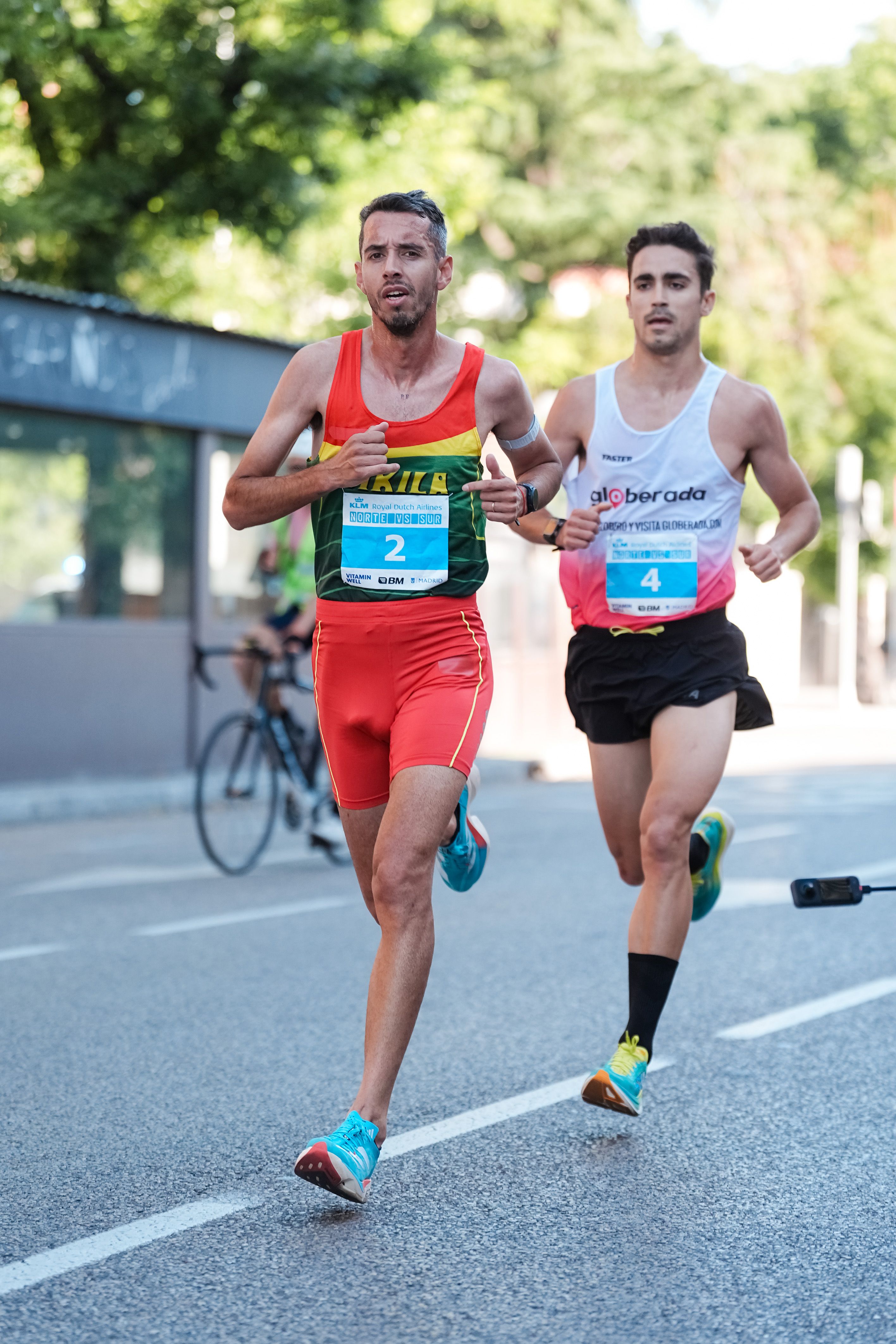Nicolás Cuestas junto al triatleta Nicolás Regidor, con quien compartió los 10 km de la KLM Norte vs Sur. SPORTMEDIA Nicolás Cuestas junto al triatleta Nicolás Regidor, con quien compartió los 10 km de la KLM Norte vs Sur. SPORTMEDIA
