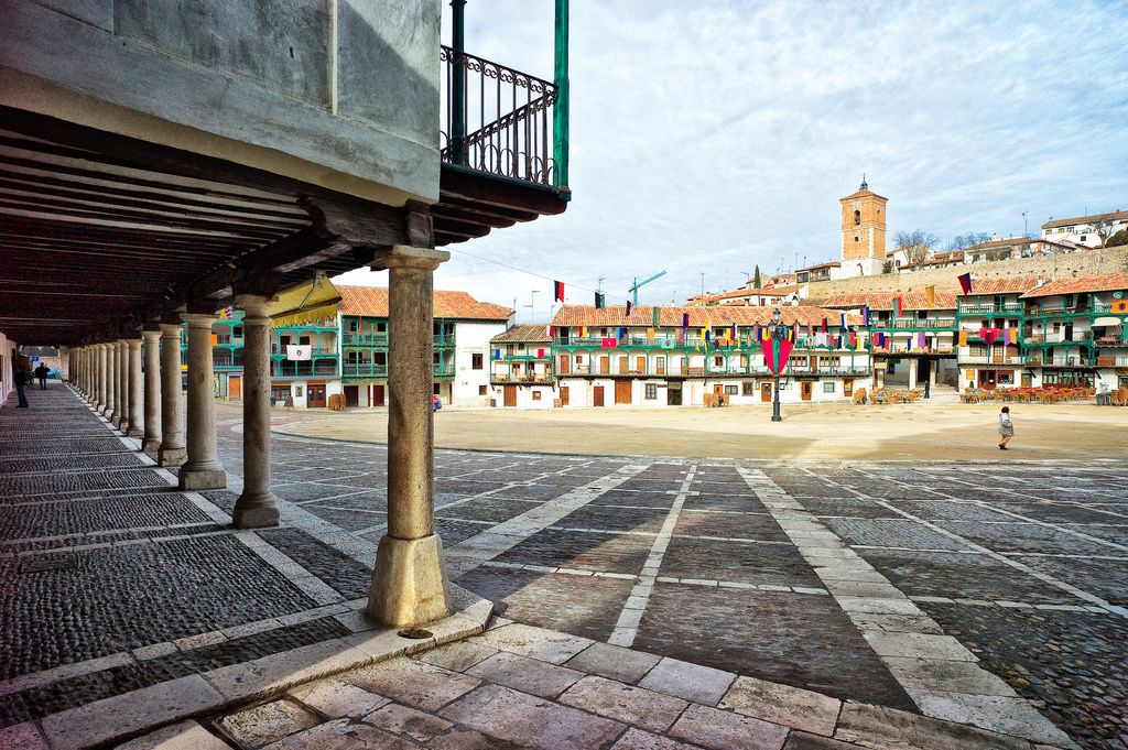 La Plaza Mayor de Chinchón es una de las más bellas del mundo