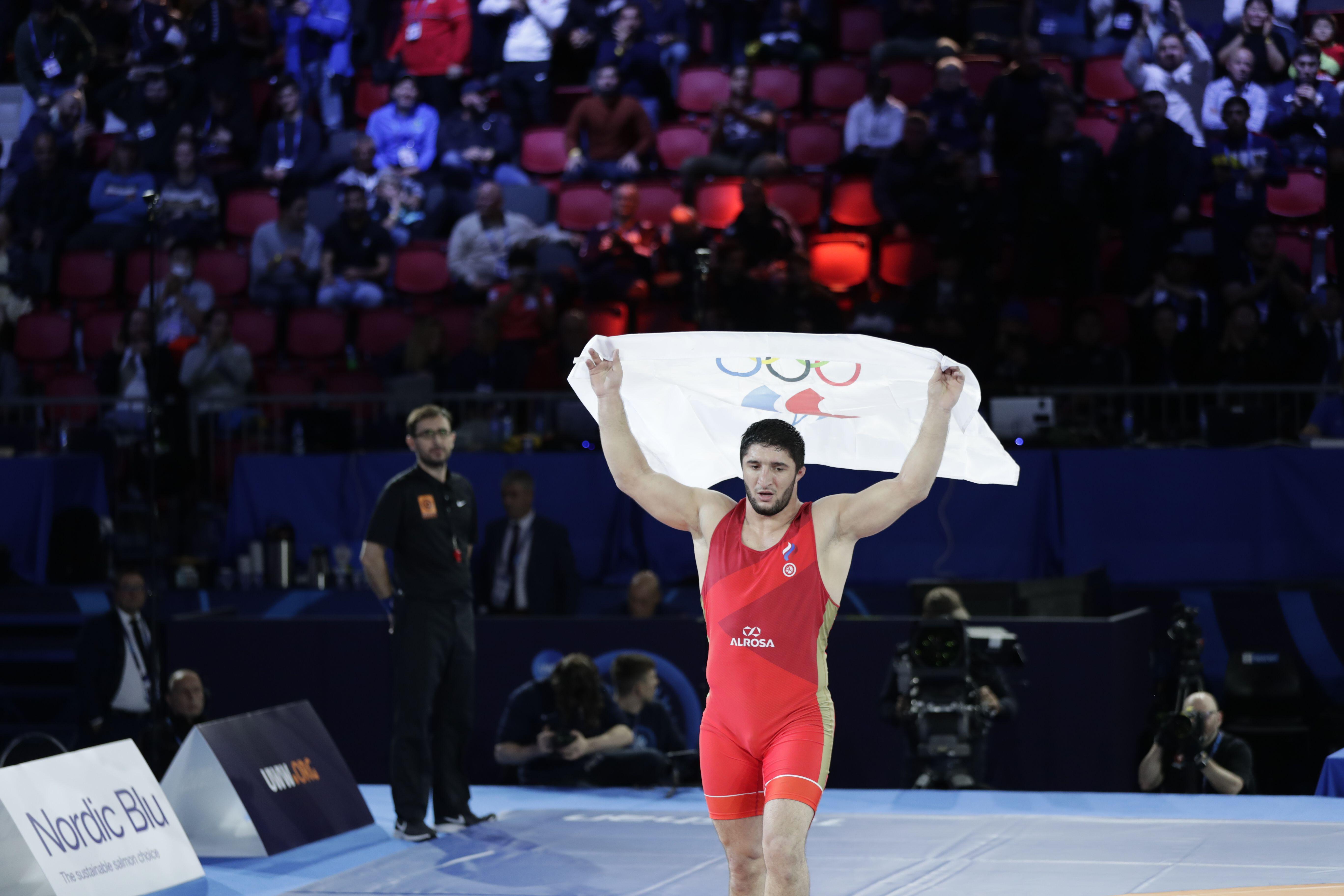 Abdulrashid Sadulaev celebra su oro en el Mundial de lucha en Oslo 2021. ALAMY Abdulrashid Sadulaev celebra su oro en el Mundial de lucha en Oslo 2021. ALAMY