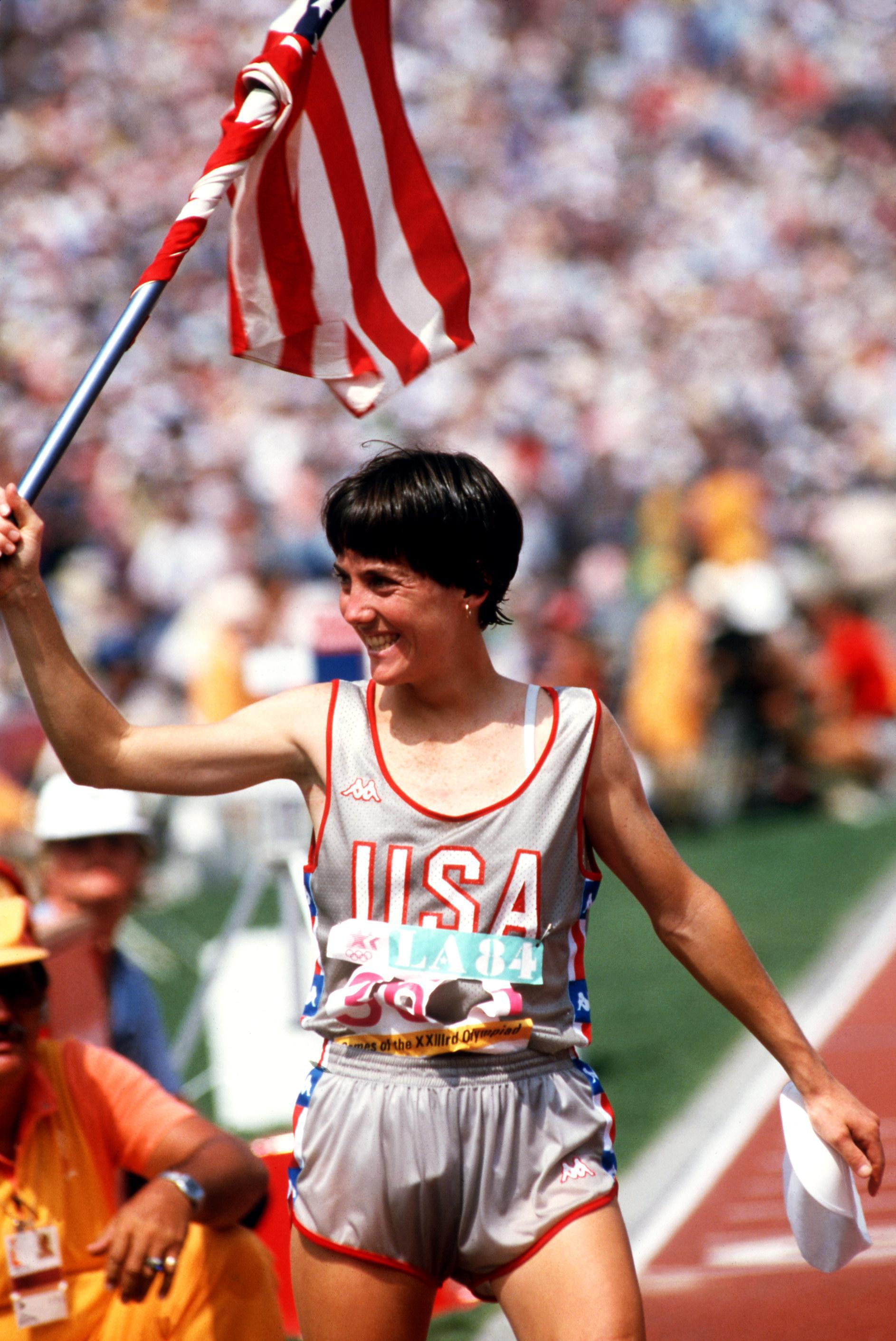 Joan Benoit, la primera campeona olímpica de maratón (Los Ángeles 84), logró imponerse en los maratones de Boston 1983 y Chicago 1985. En esta última prueba firmó su marca personal en la distancia con 2:21:21. ALAMY Joan Benoit, la primera campeona olímpica de maratón (Los Ángeles 84), logró imponerse en los maratones de Boston 1983 y Chicago 1985. En esta última prueba firmó su marca personal en la distancia con 2:21:21. ALAMY