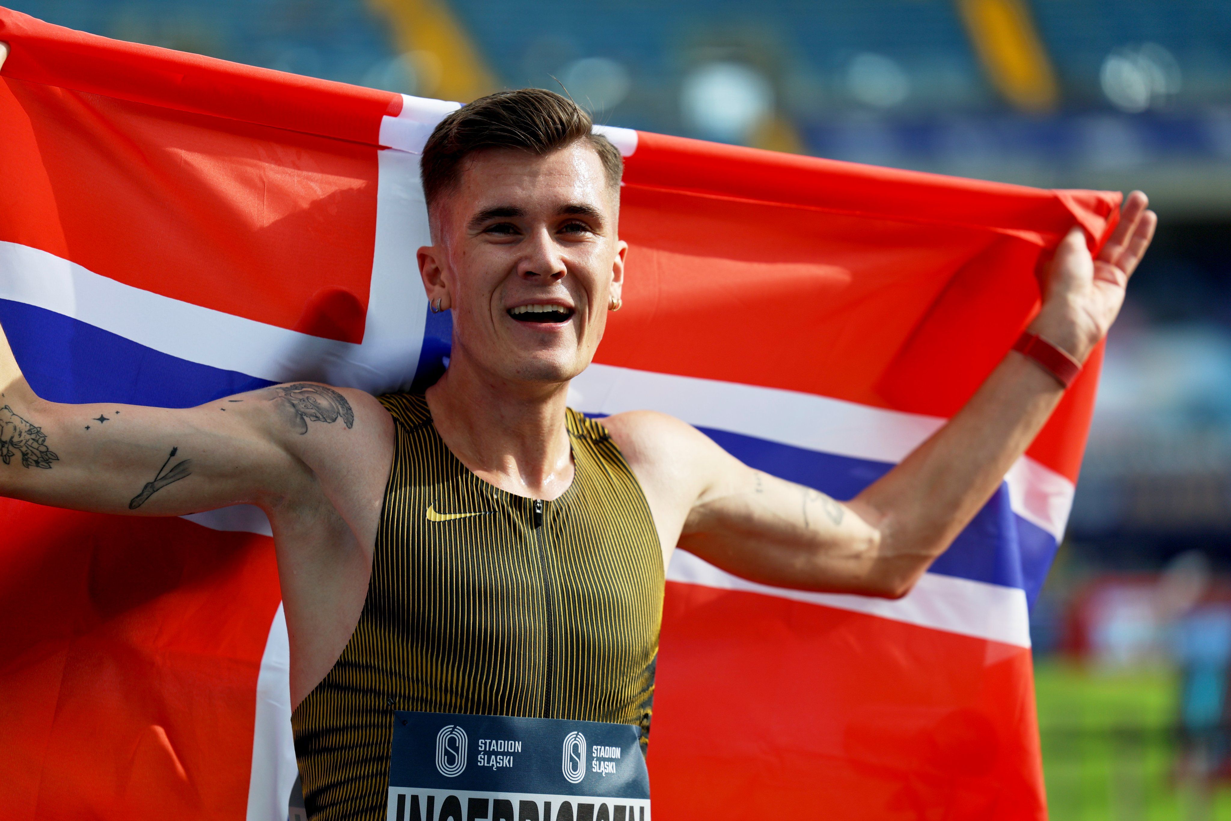 Jakob Ingebrigtsen después de batir el récord del mundo de 3000 metros en Silesia. MARTA GORCYŃSKA.