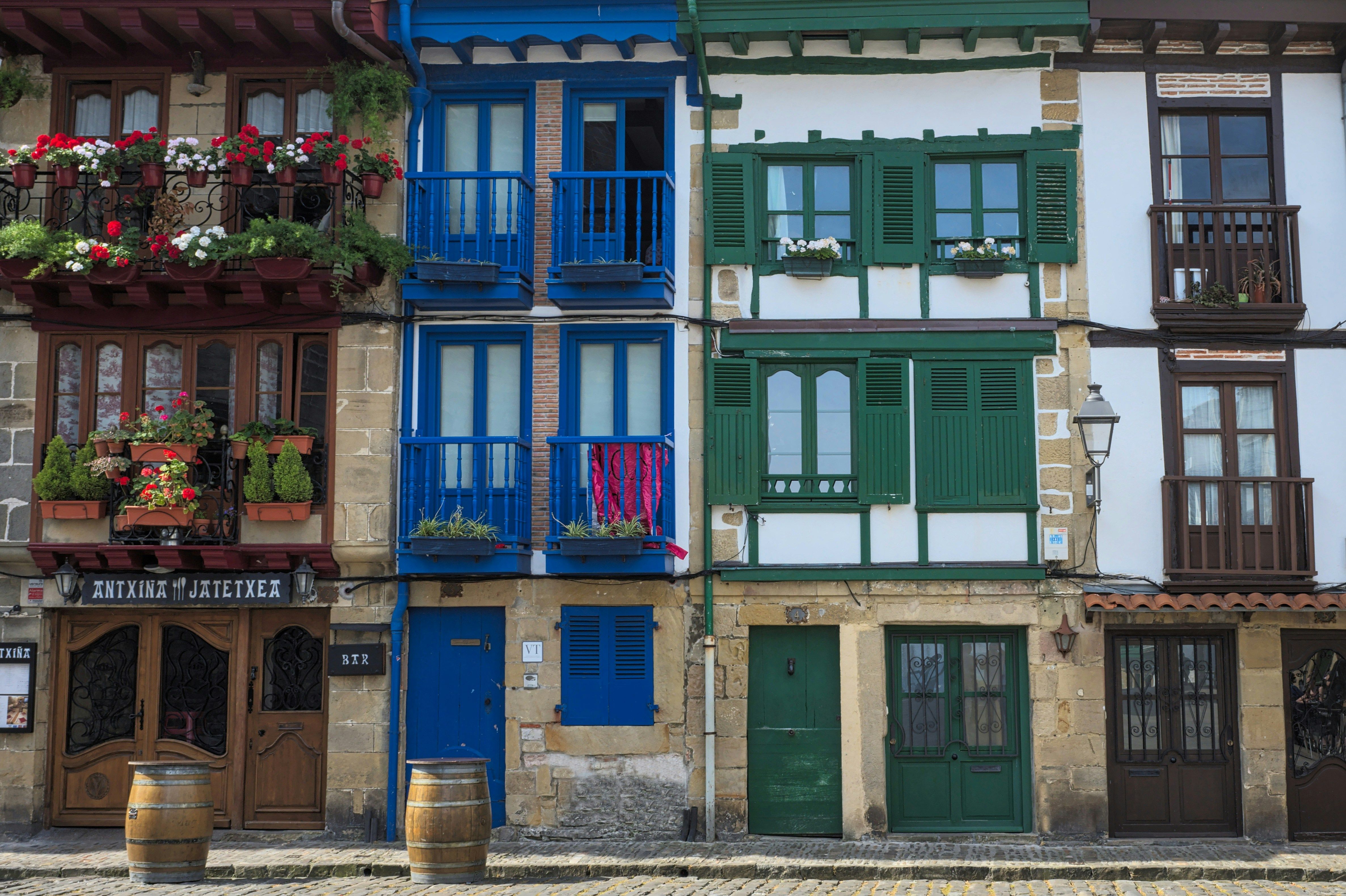 Hondarribia es el lugar donde se desarrolla una de estas 15 rutas en España. ERIC PROUZET.