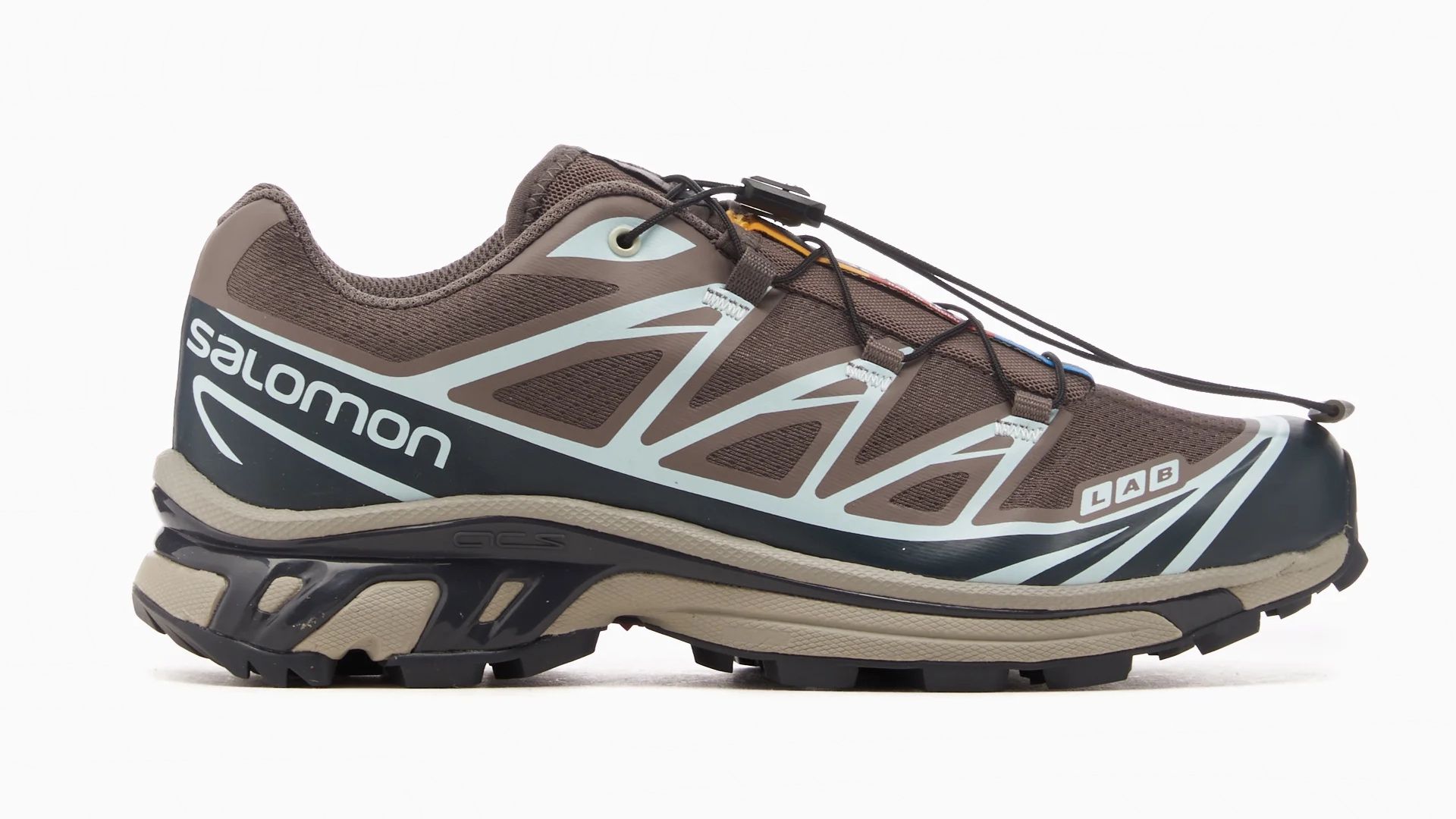 Salomon XT 6 usadas por David Broncano en el primer programa de La Revuelta.
