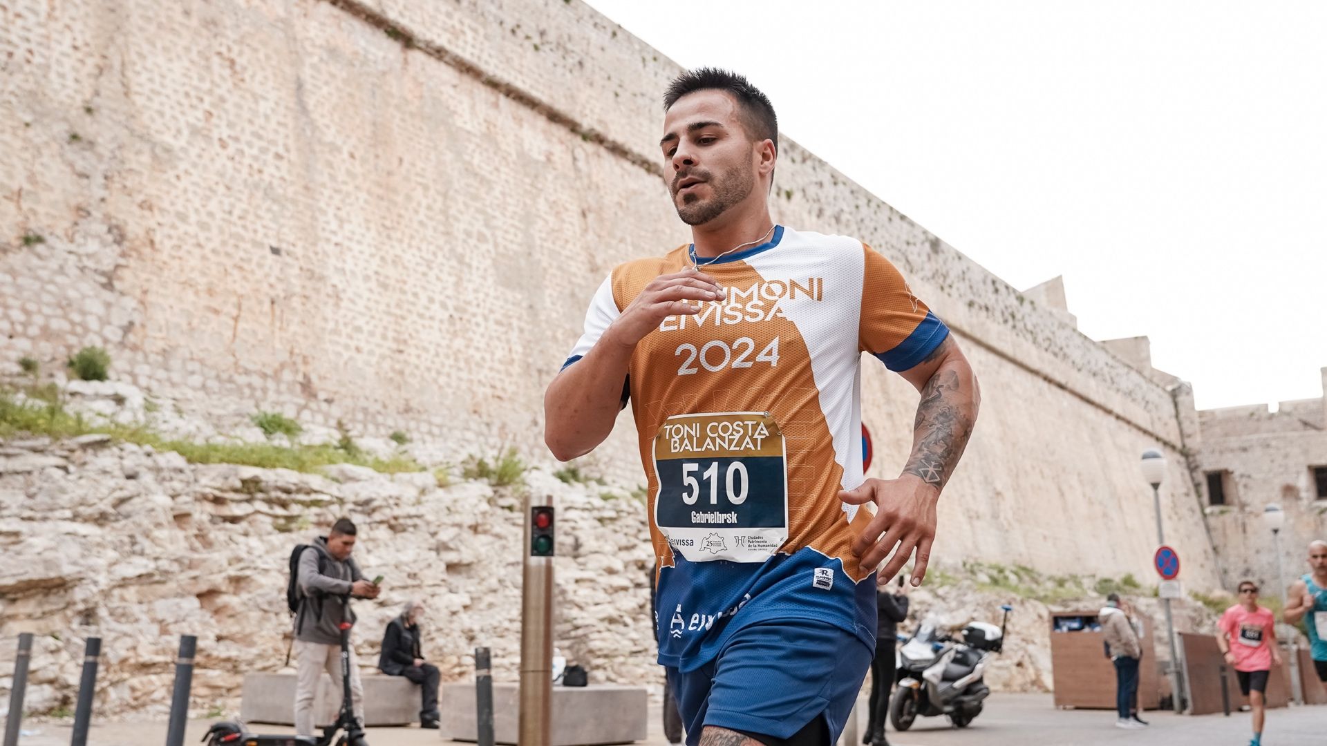 Una imagen de la Cursa Patrimoni de l'Ajuntament d´Eivissa, que en 2025 se celebrará el 29 de marzo. SPORTMEDIA.