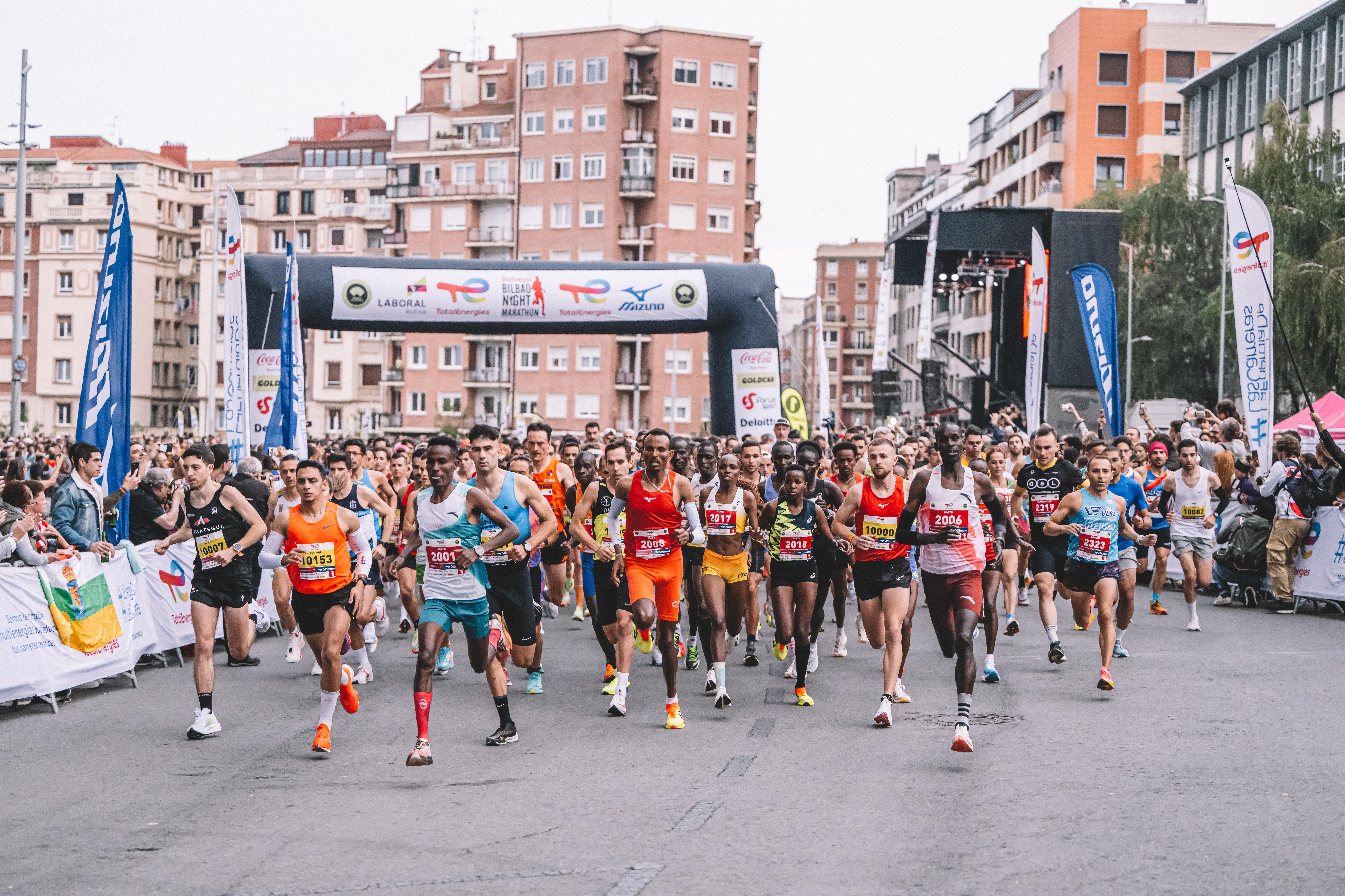 Las mejores fotos del TotalEnergies Bilbao Night Marathon 2024. FOTORUNNERS. 9