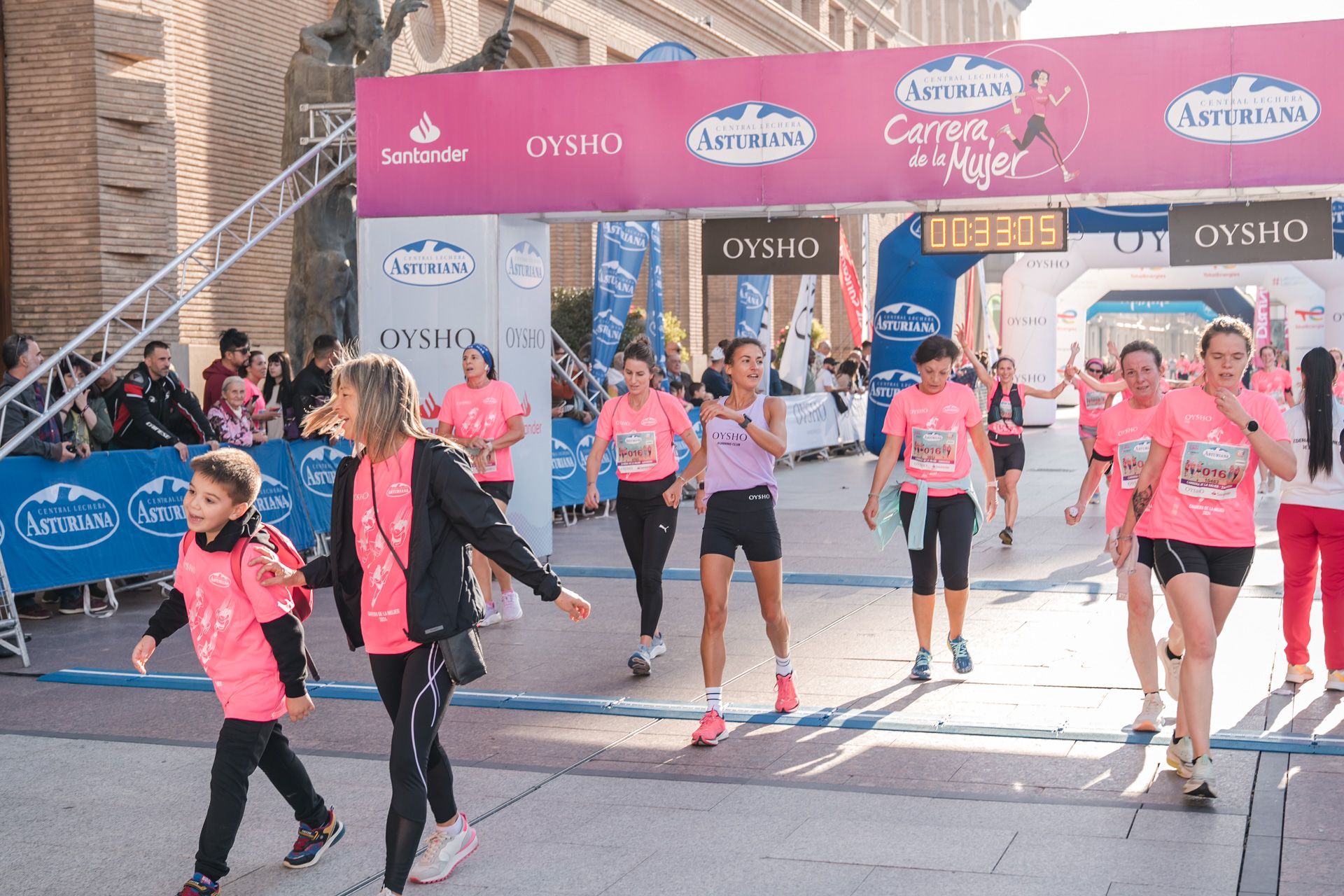 Las mejores fotos de la Carrera de la Mujer Central Lechera Asturiana de Zaragoza 2024 248