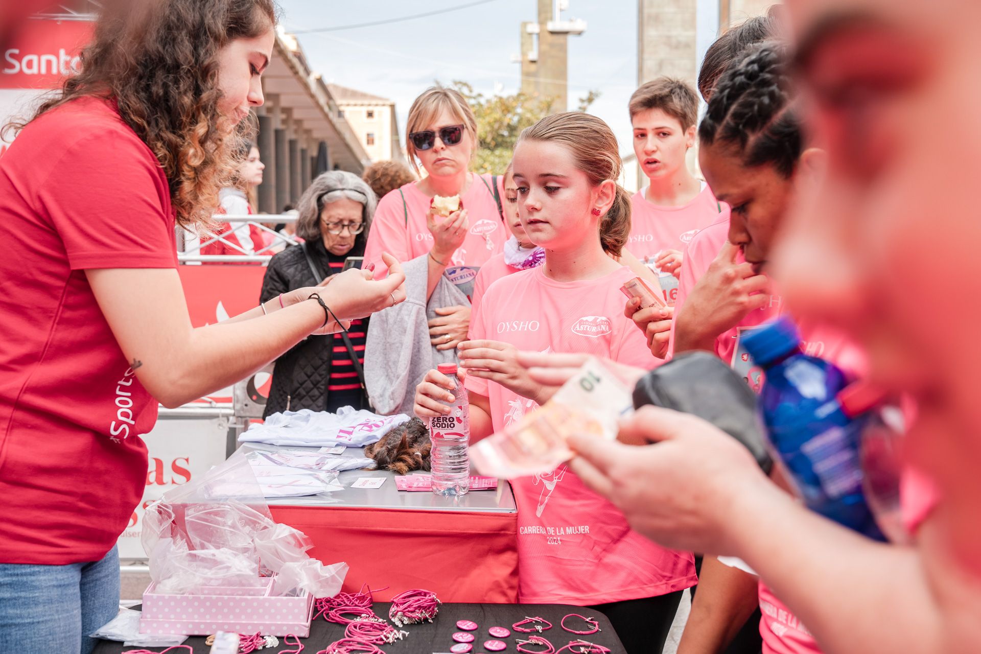 Las mejores fotos de la Carrera de la Mujer Central Lechera Asturiana de Zaragoza 2024 369