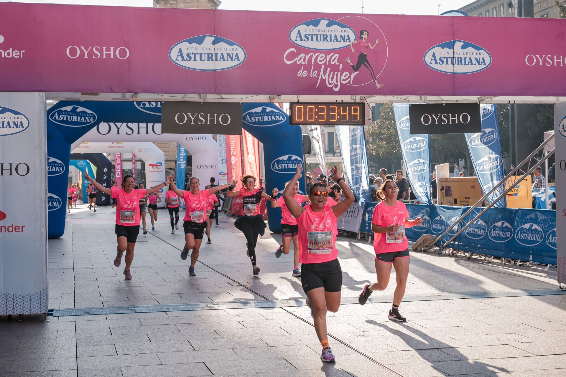 Las mejores fotos de la Carrera de la Mujer Central Lechera Asturiana de Zaragoza 2024 257