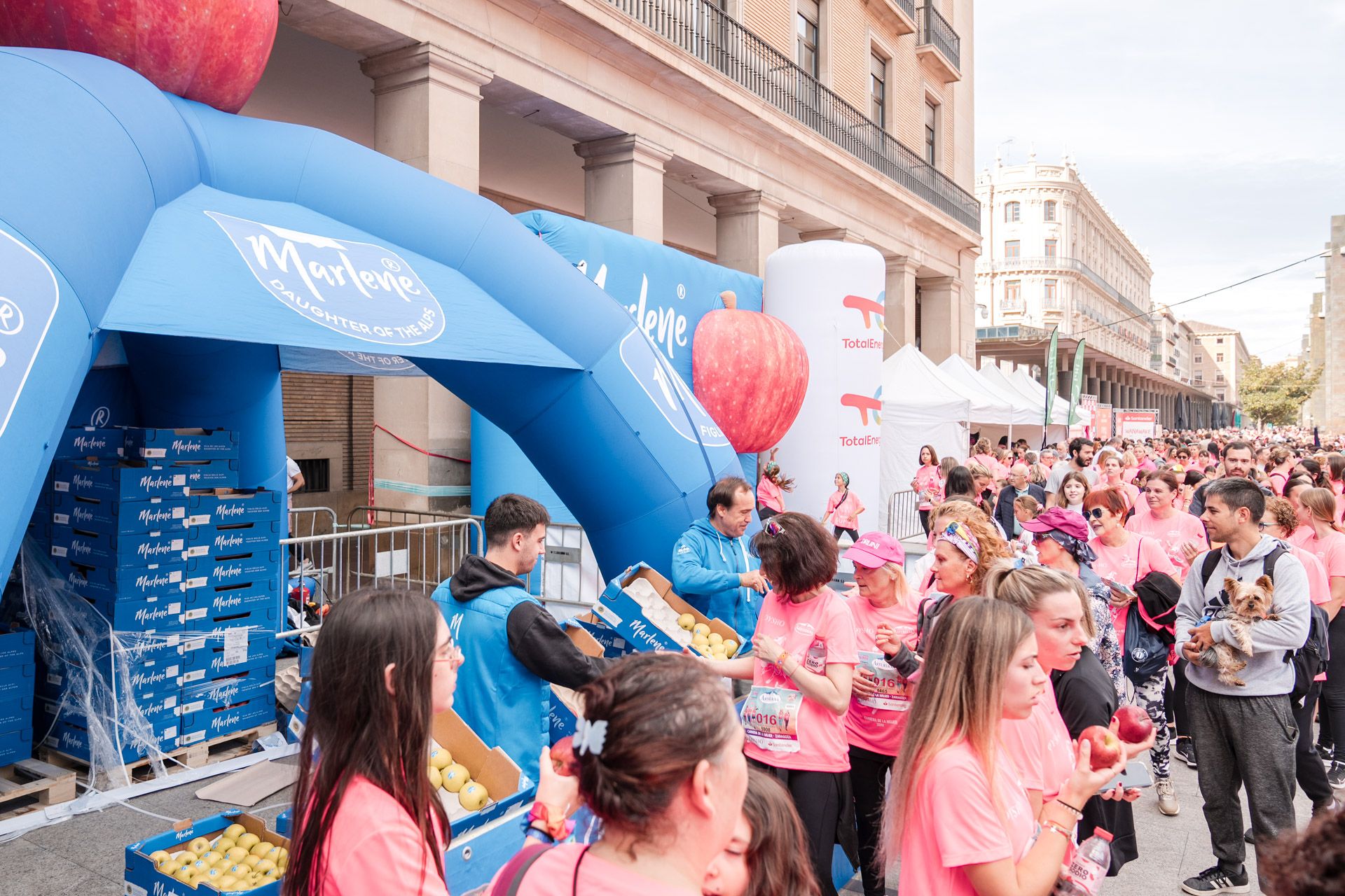 Las mejores fotos de la Carrera de la Mujer Central Lechera Asturiana de Zaragoza 2024 374