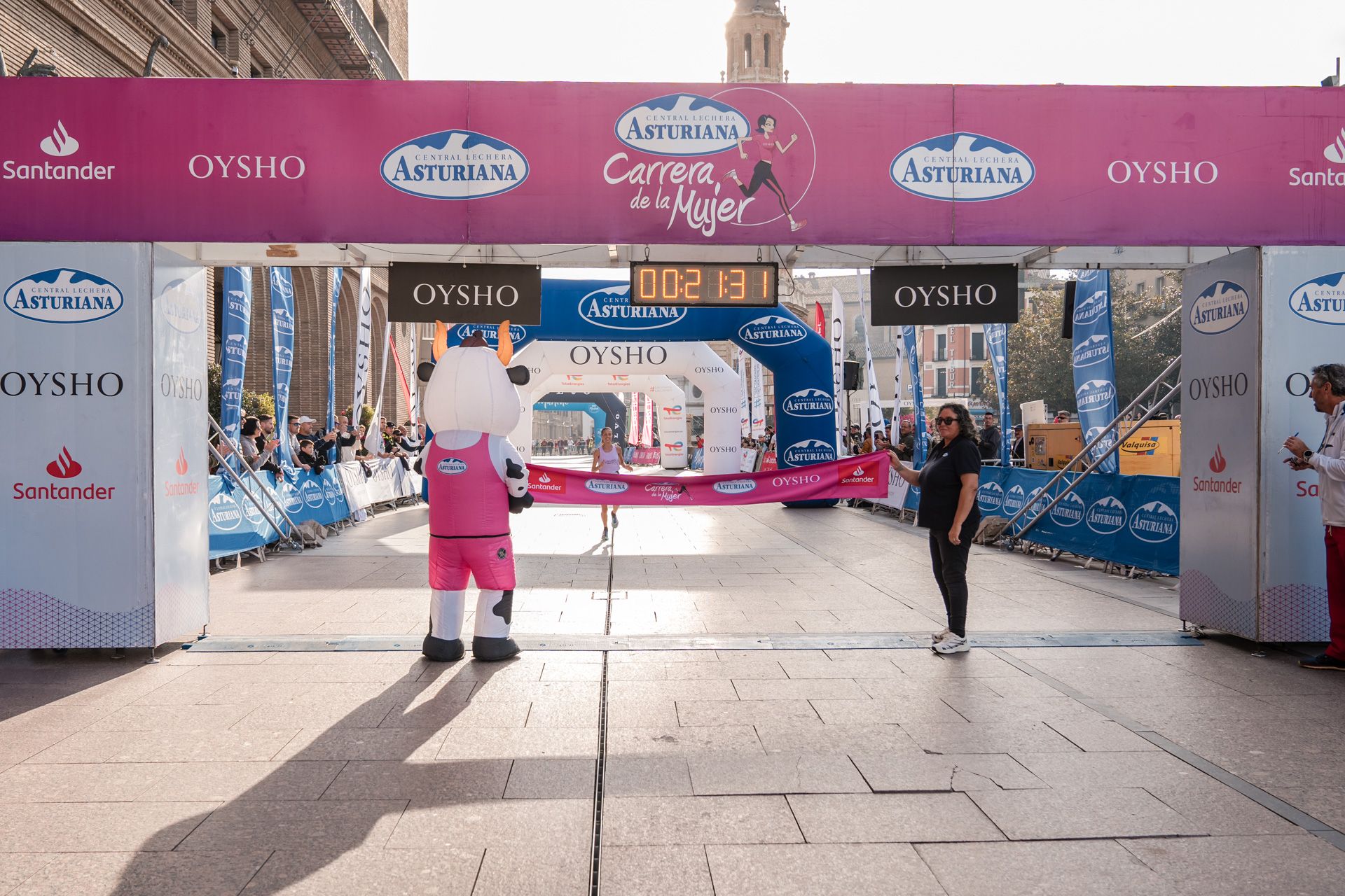 Las mejores fotos de la Carrera de la Mujer Central Lechera Asturiana de Zaragoza 2024 146