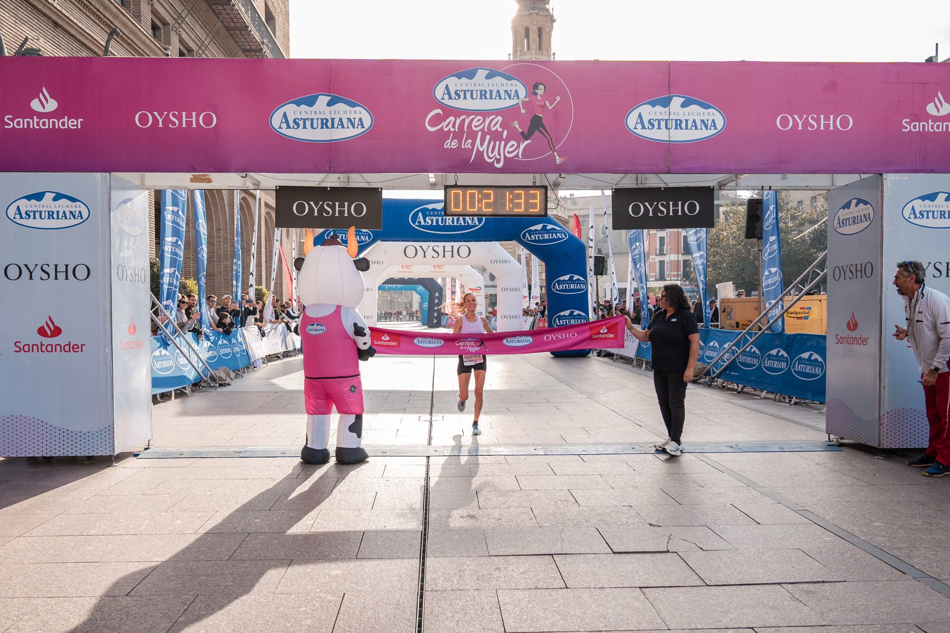 Las mejores fotos de la Carrera de la Mujer Central Lechera Asturiana de Zaragoza 2024 147