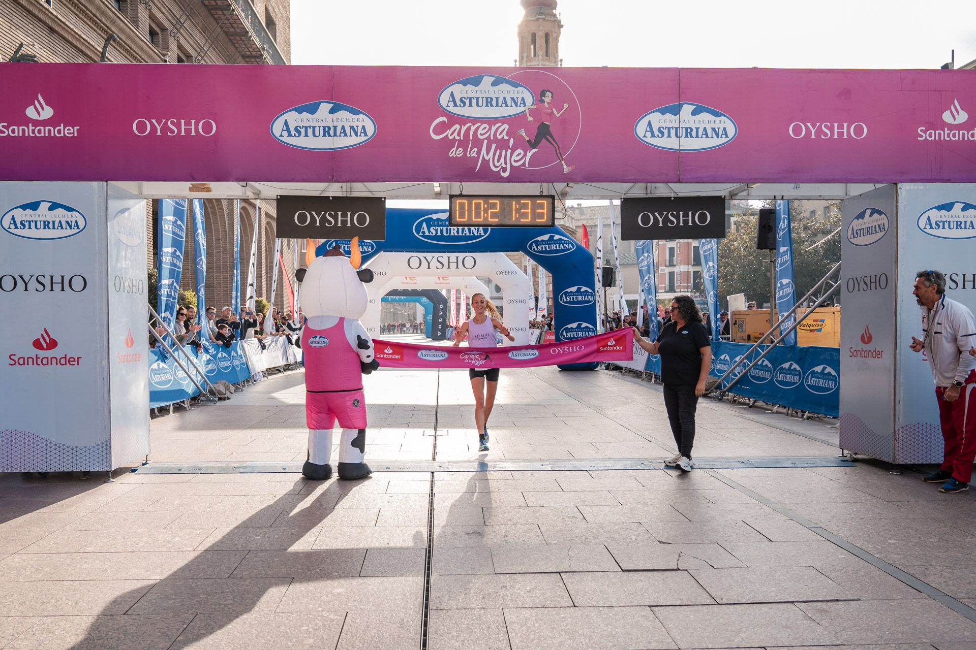 Las mejores fotos de la Carrera de la Mujer Central Lechera Asturiana de Zaragoza 2024 148