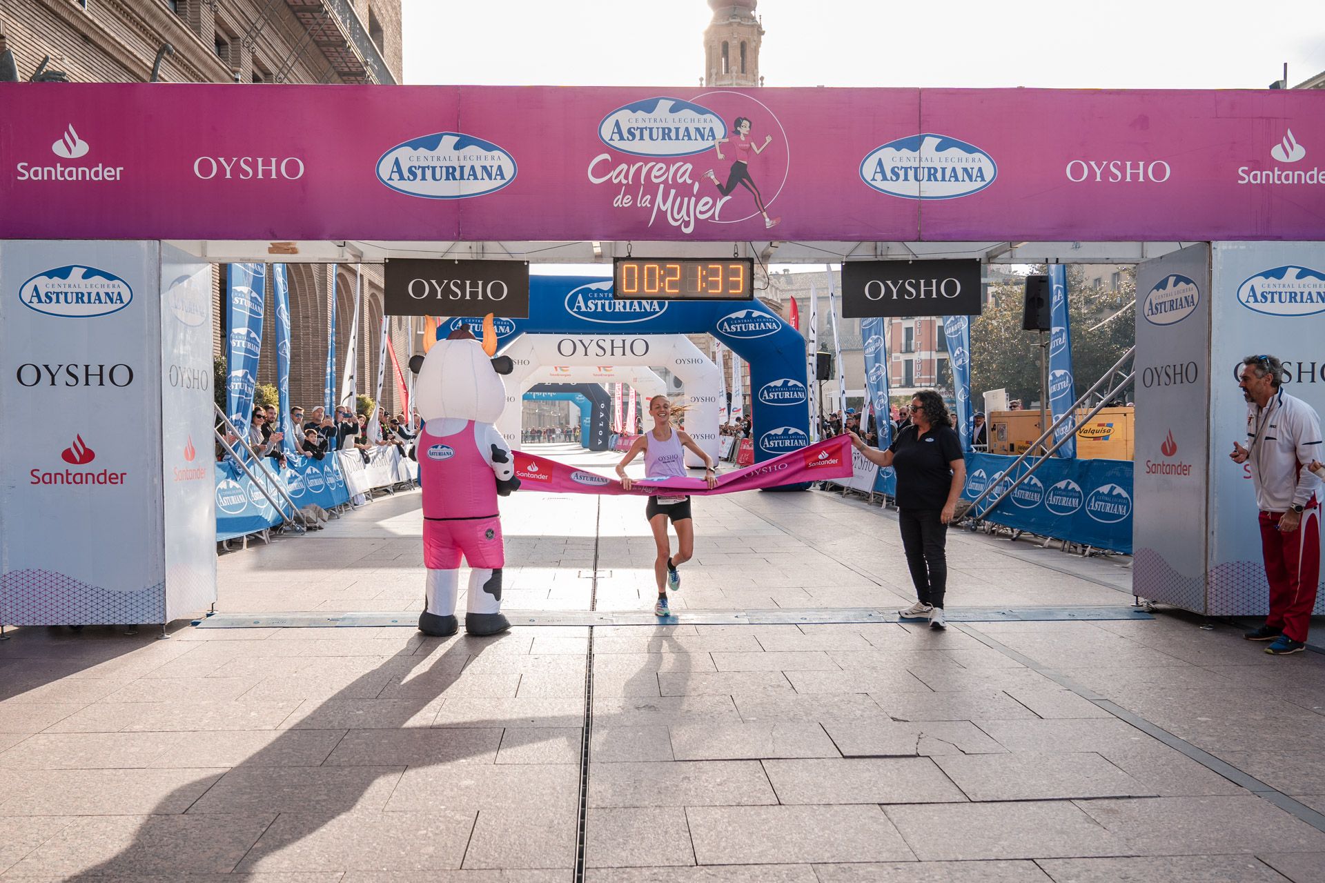 Las mejores fotos de la Carrera de la Mujer Central Lechera Asturiana de Zaragoza 2024 149