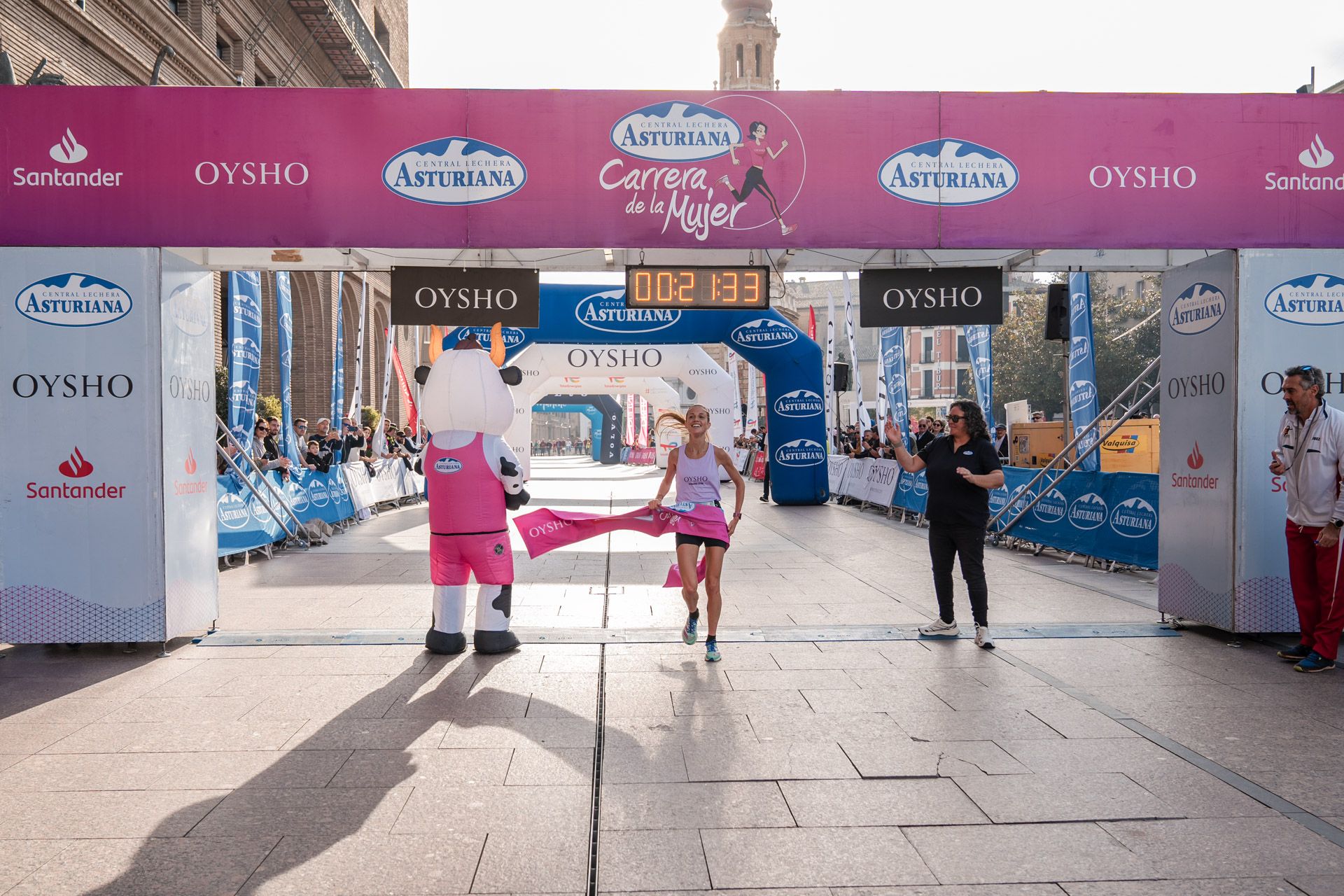 Las mejores fotos de la Carrera de la Mujer Central Lechera Asturiana de Zaragoza 2024 151