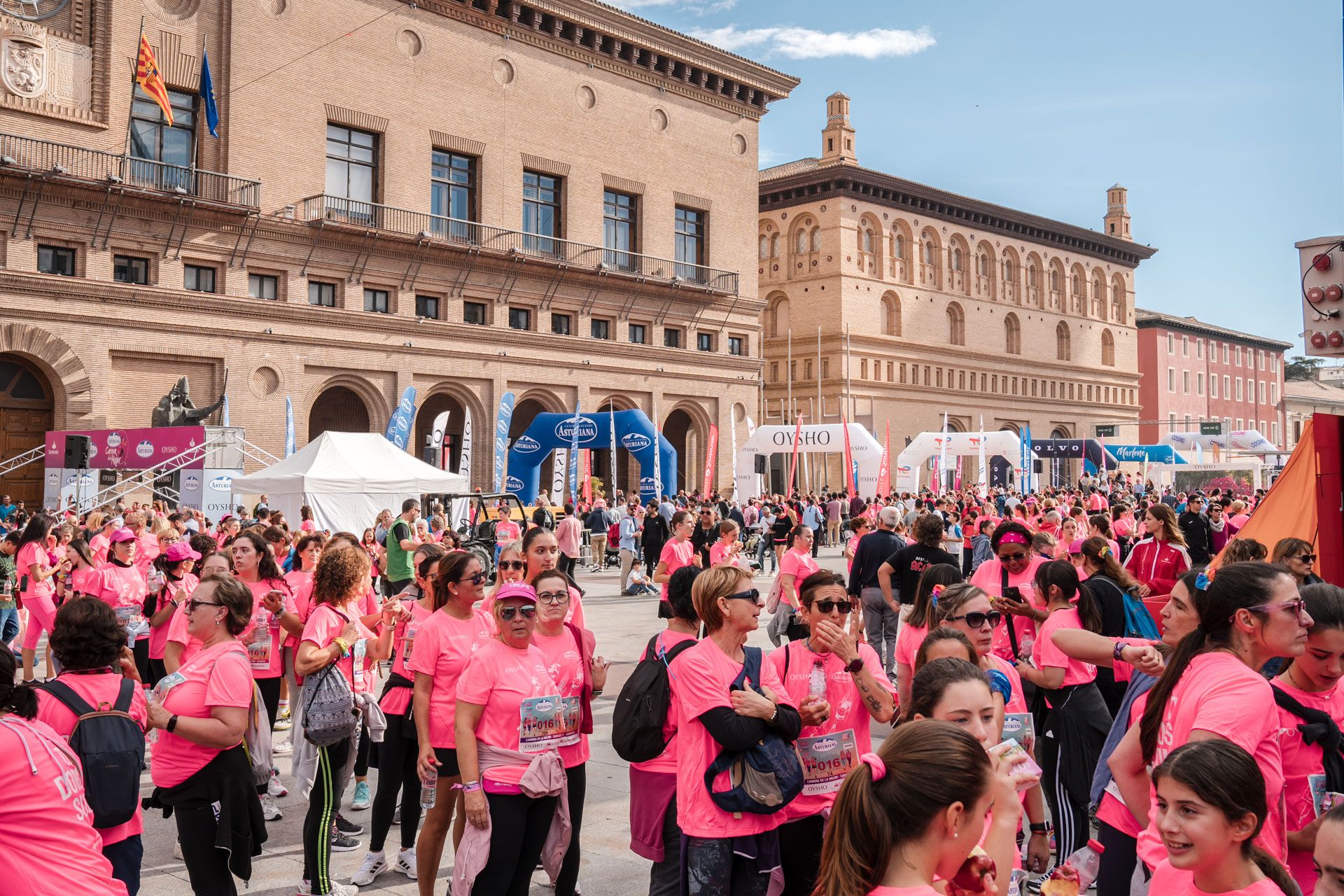 Las mejores fotos de la Carrera de la Mujer Central Lechera Asturiana de Zaragoza 2024 385