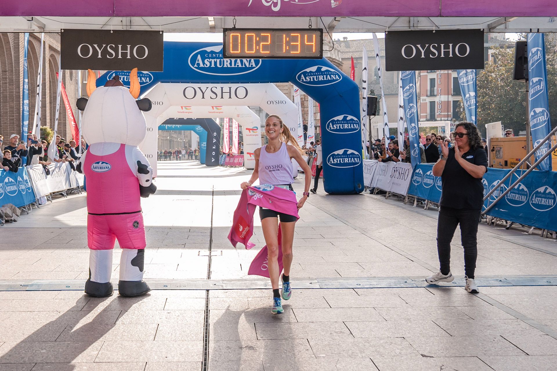 Las mejores fotos de la Carrera de la Mujer Central Lechera Asturiana de Zaragoza 2024 152