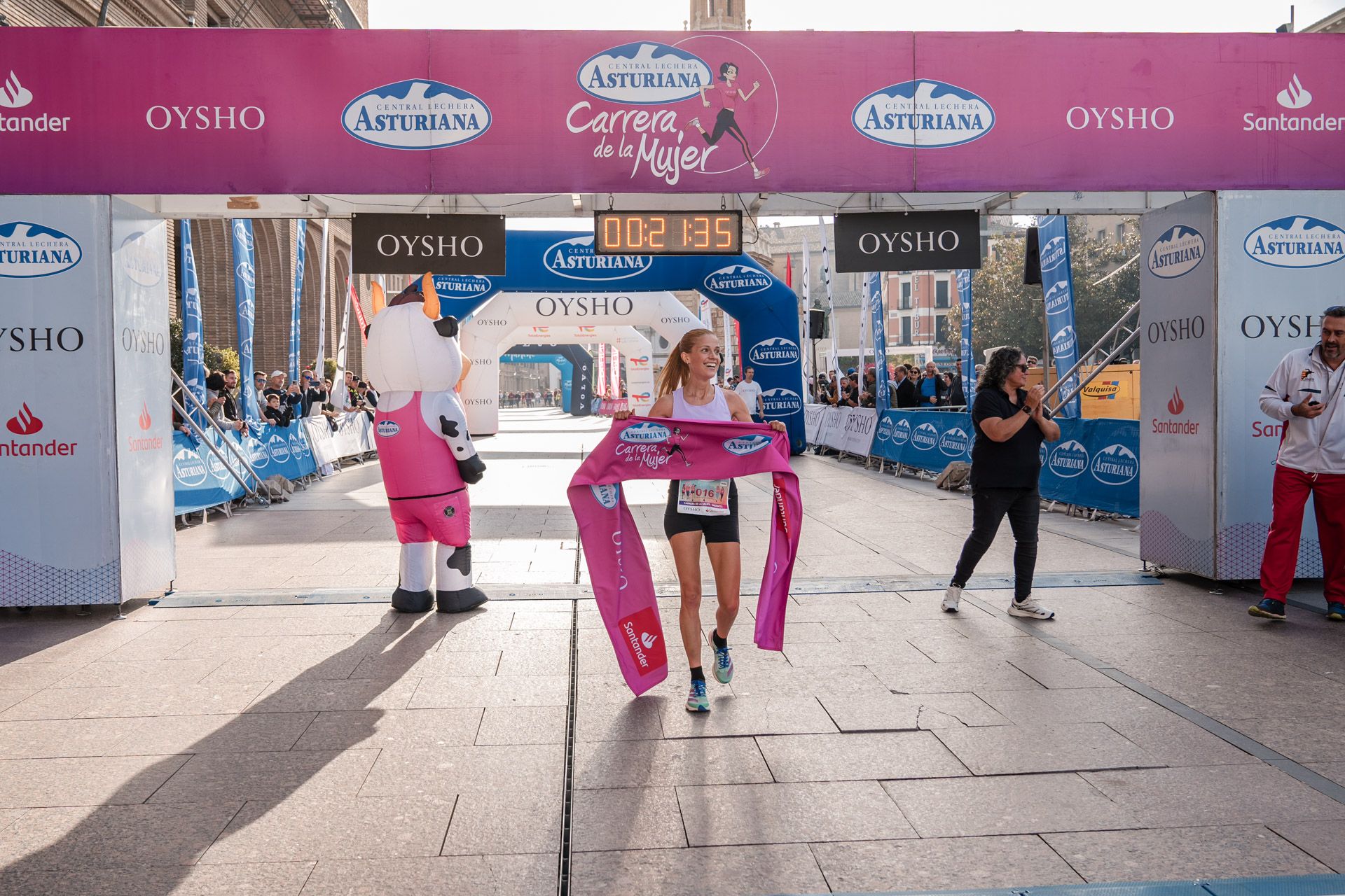 Las mejores fotos de la Carrera de la Mujer Central Lechera Asturiana de Zaragoza 2024 156