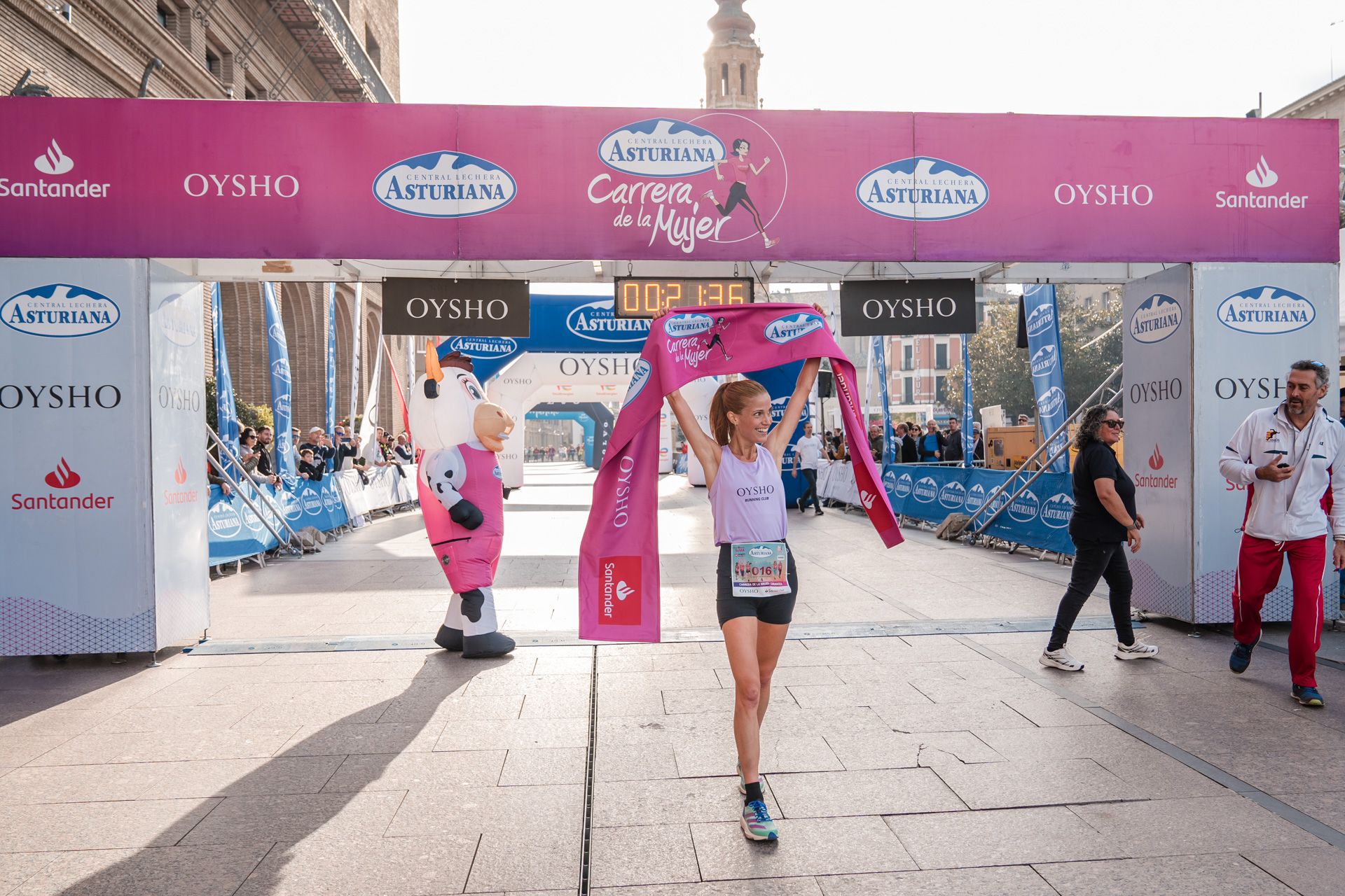 Las mejores fotos de la Carrera de la Mujer Central Lechera Asturiana de Zaragoza 2024 158
