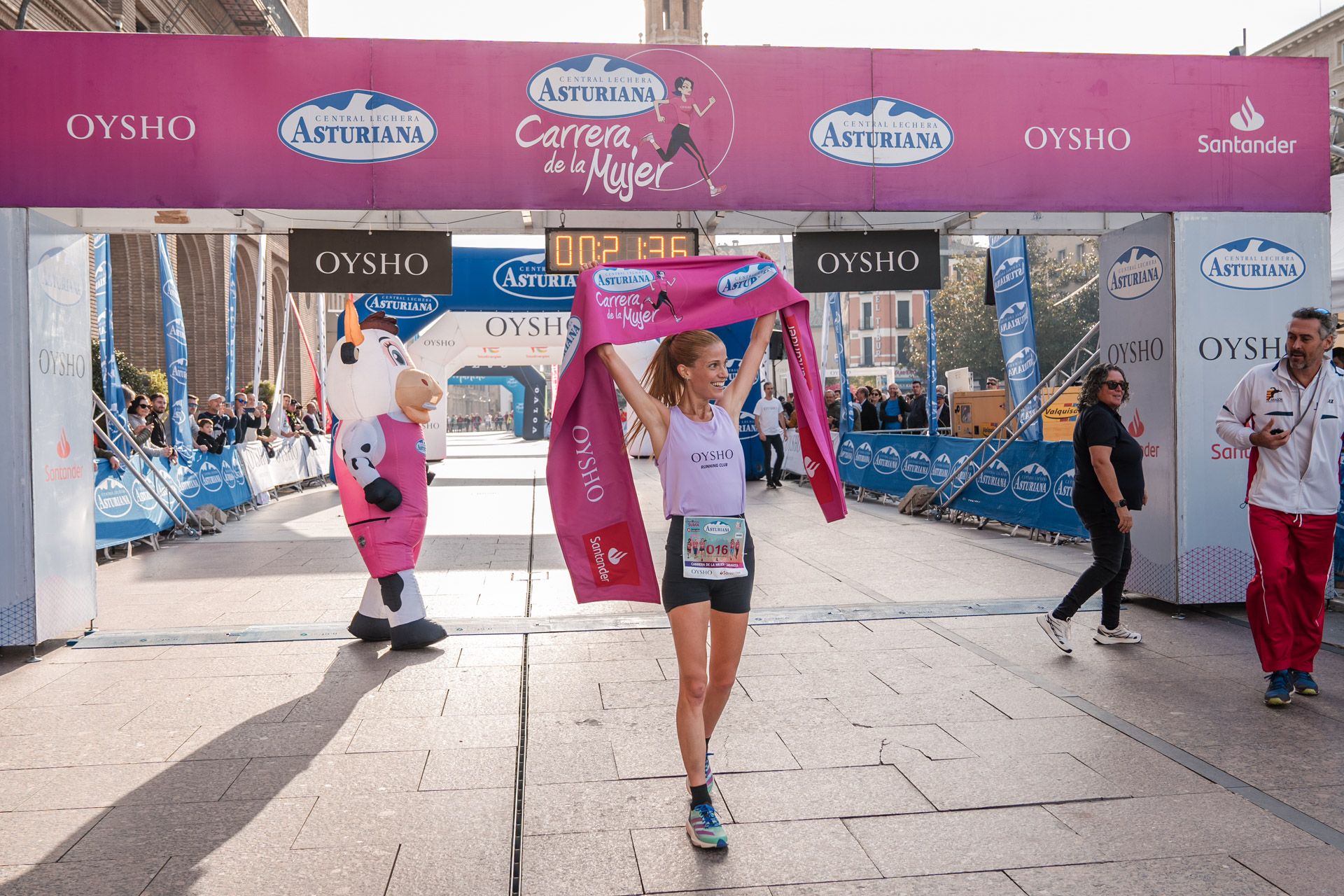 Las mejores fotos de la Carrera de la Mujer Central Lechera Asturiana de Zaragoza 2024 159