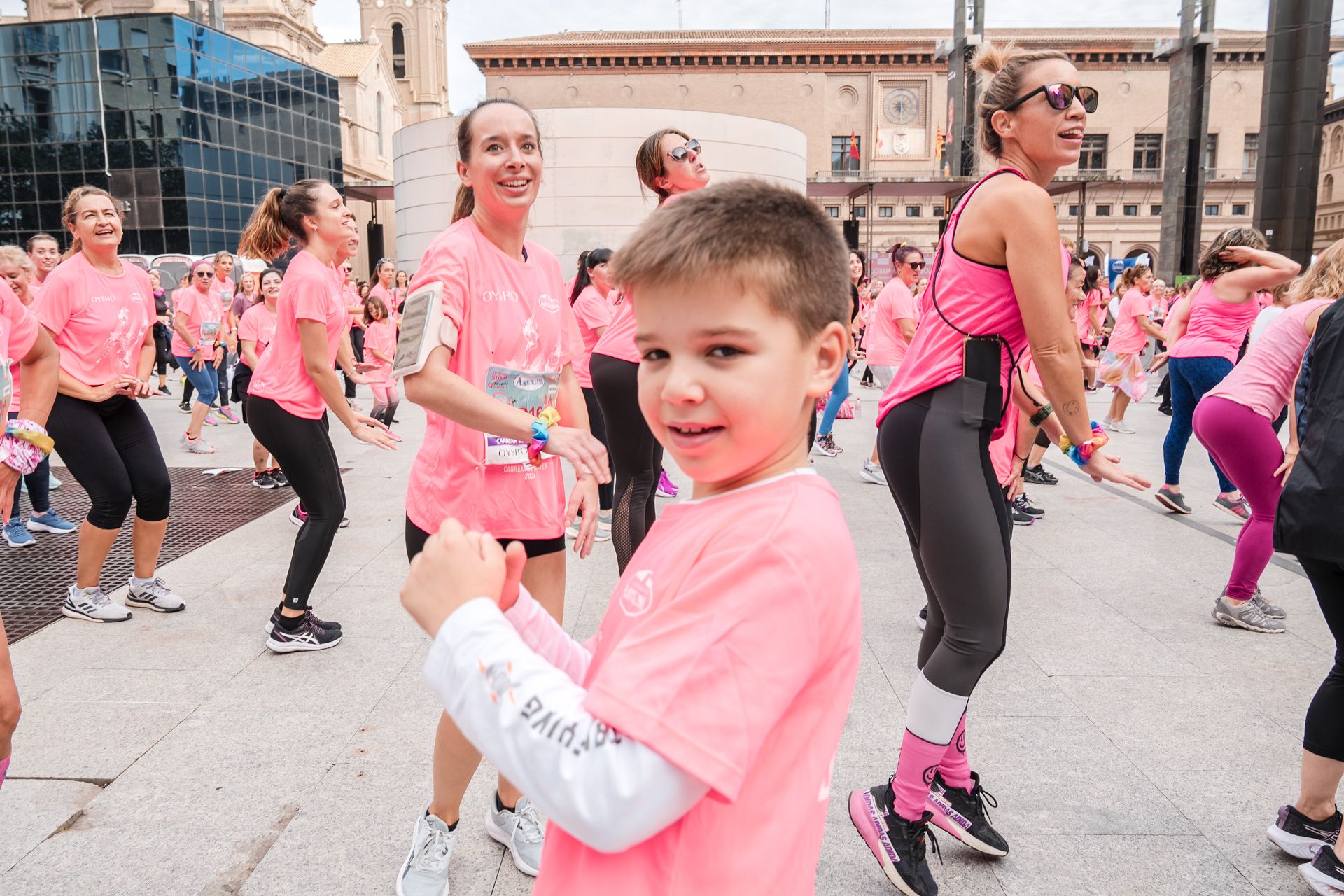 Las mejores fotos de la Carrera de la Mujer Central Lechera Asturiana de Zaragoza 2024 393