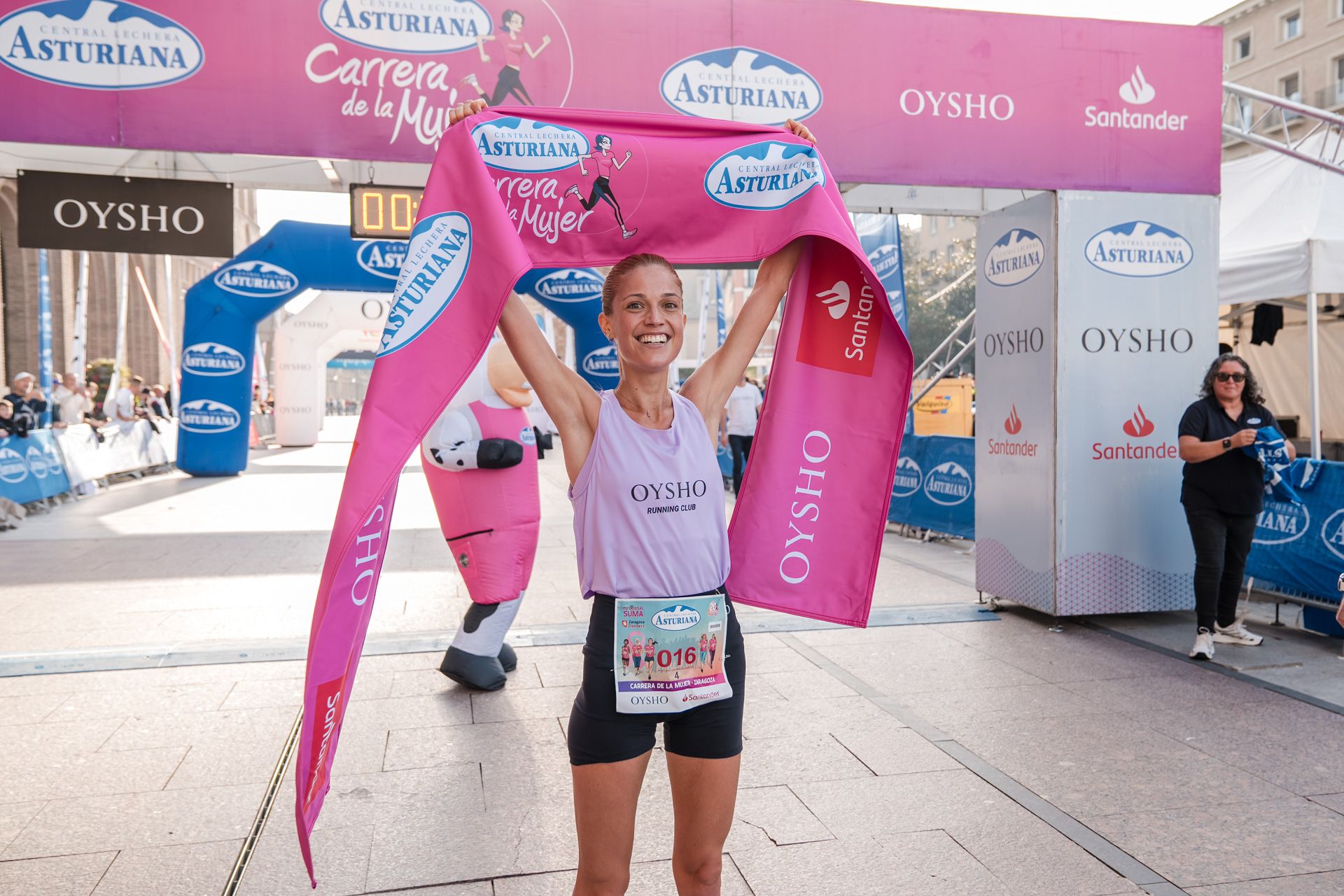 Las mejores fotos de la Carrera de la Mujer Central Lechera Asturiana de Zaragoza 2024 161