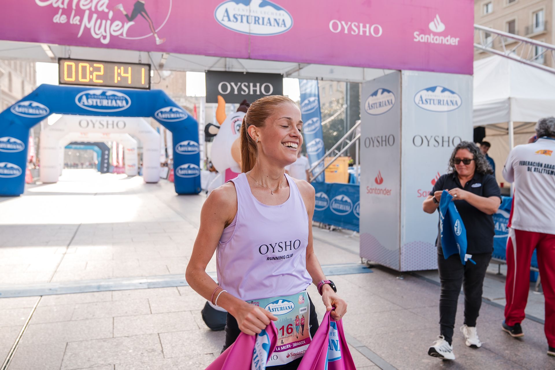 Las mejores fotos de la Carrera de la Mujer Central Lechera Asturiana de Zaragoza 2024 164