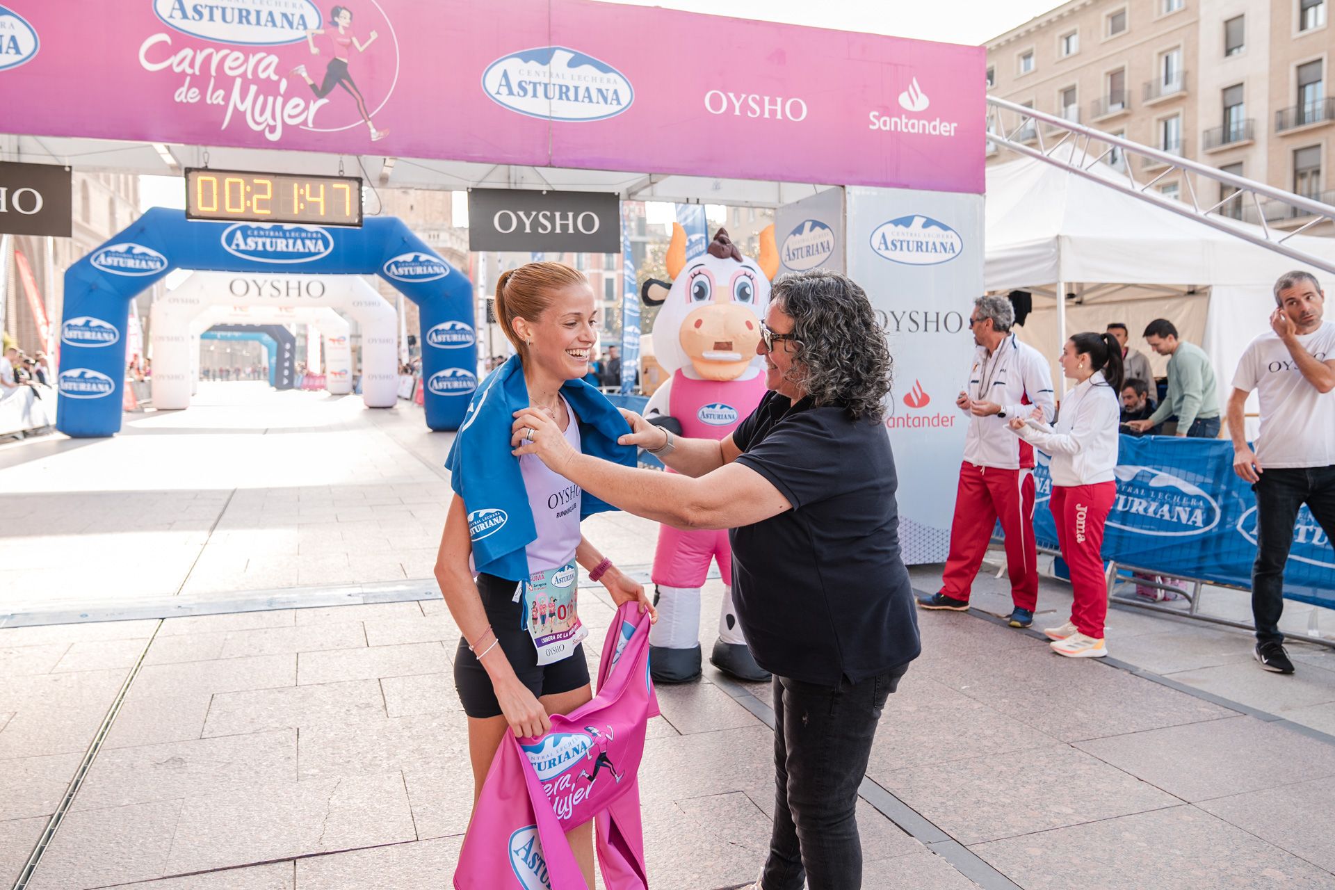 Las mejores fotos de la Carrera de la Mujer Central Lechera Asturiana de Zaragoza 2024 165