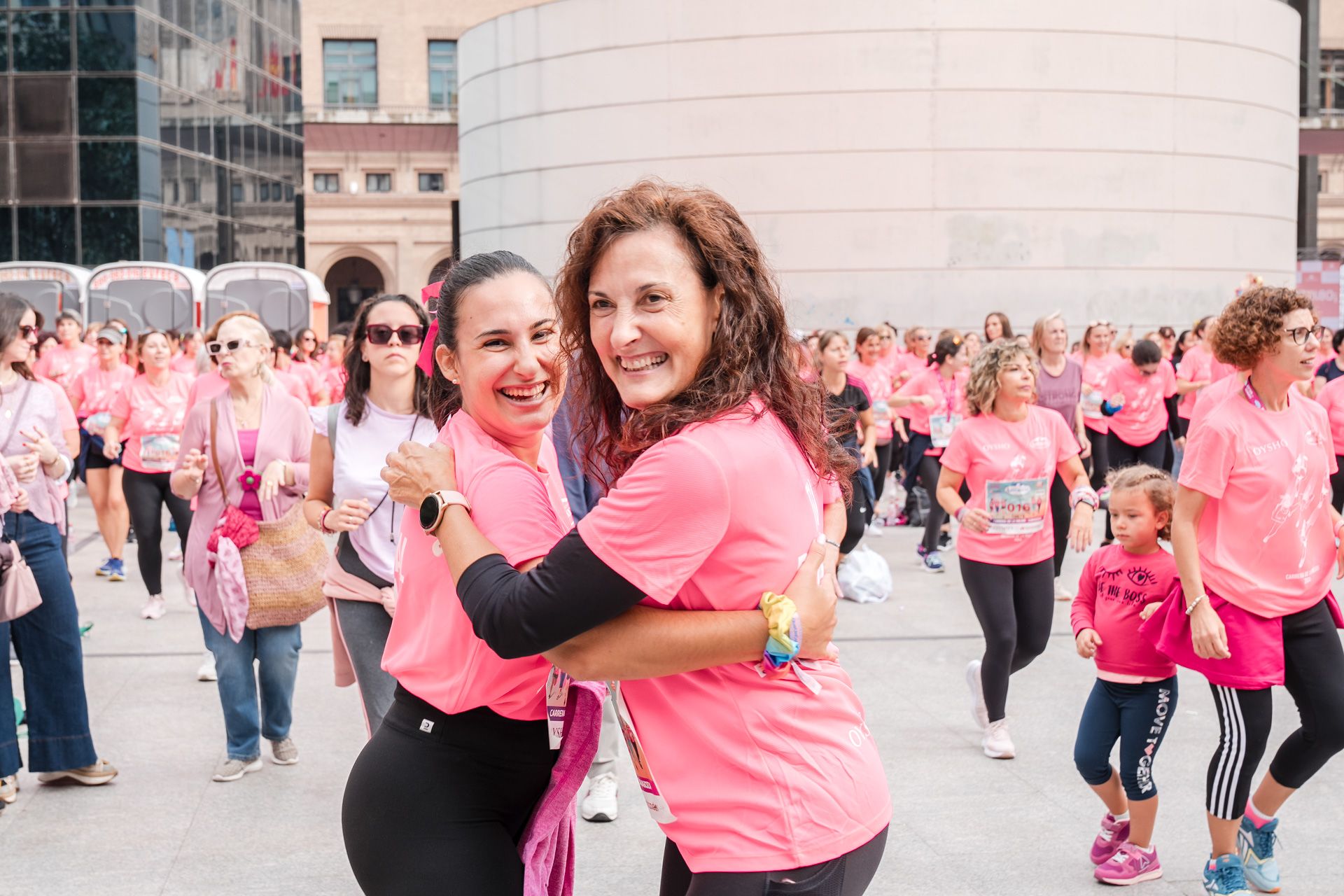Las mejores fotos de la Carrera de la Mujer Central Lechera Asturiana de Zaragoza 2024 400