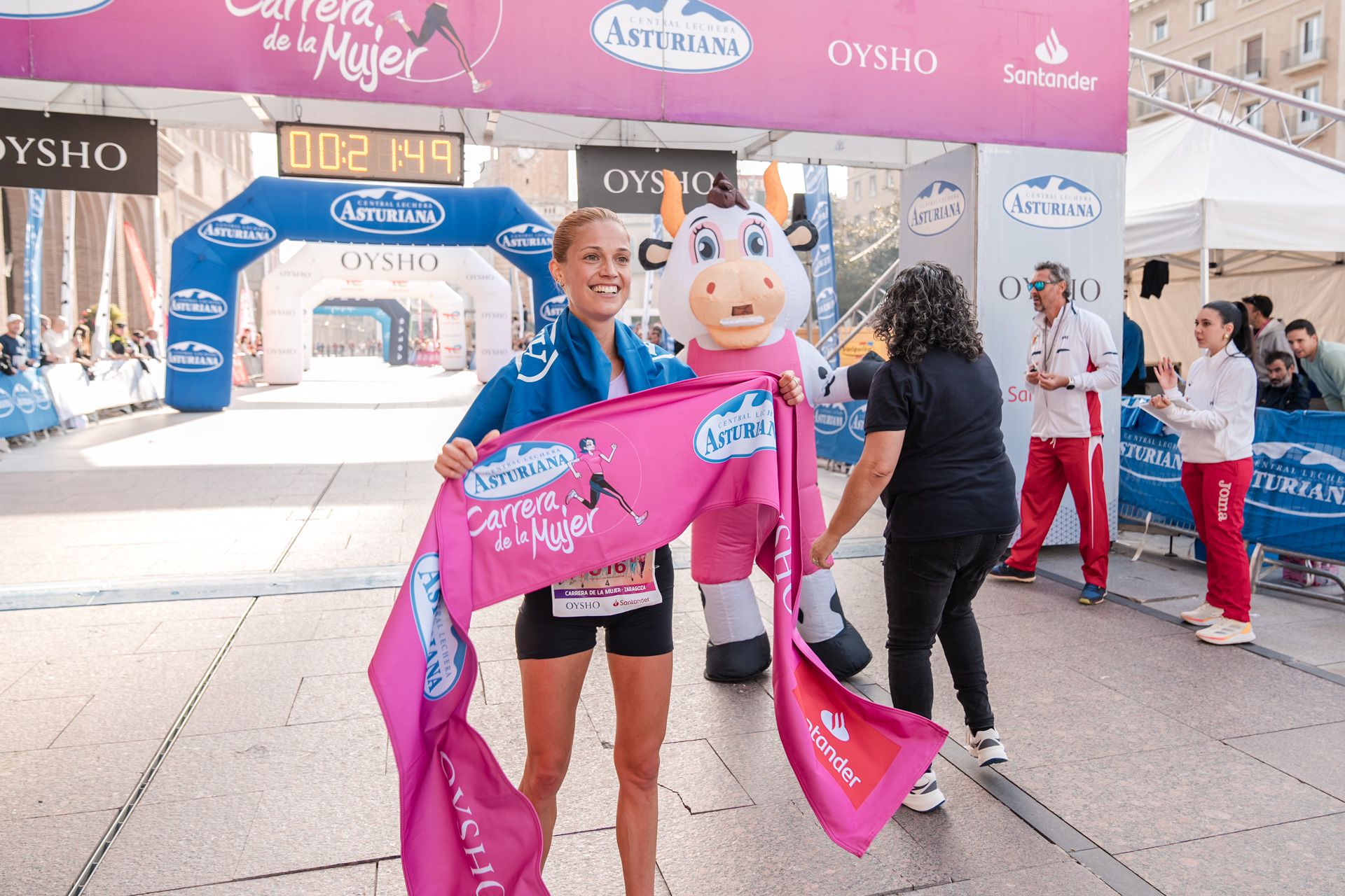 Las mejores fotos de la Carrera de la Mujer Central Lechera Asturiana de Zaragoza 2024 166