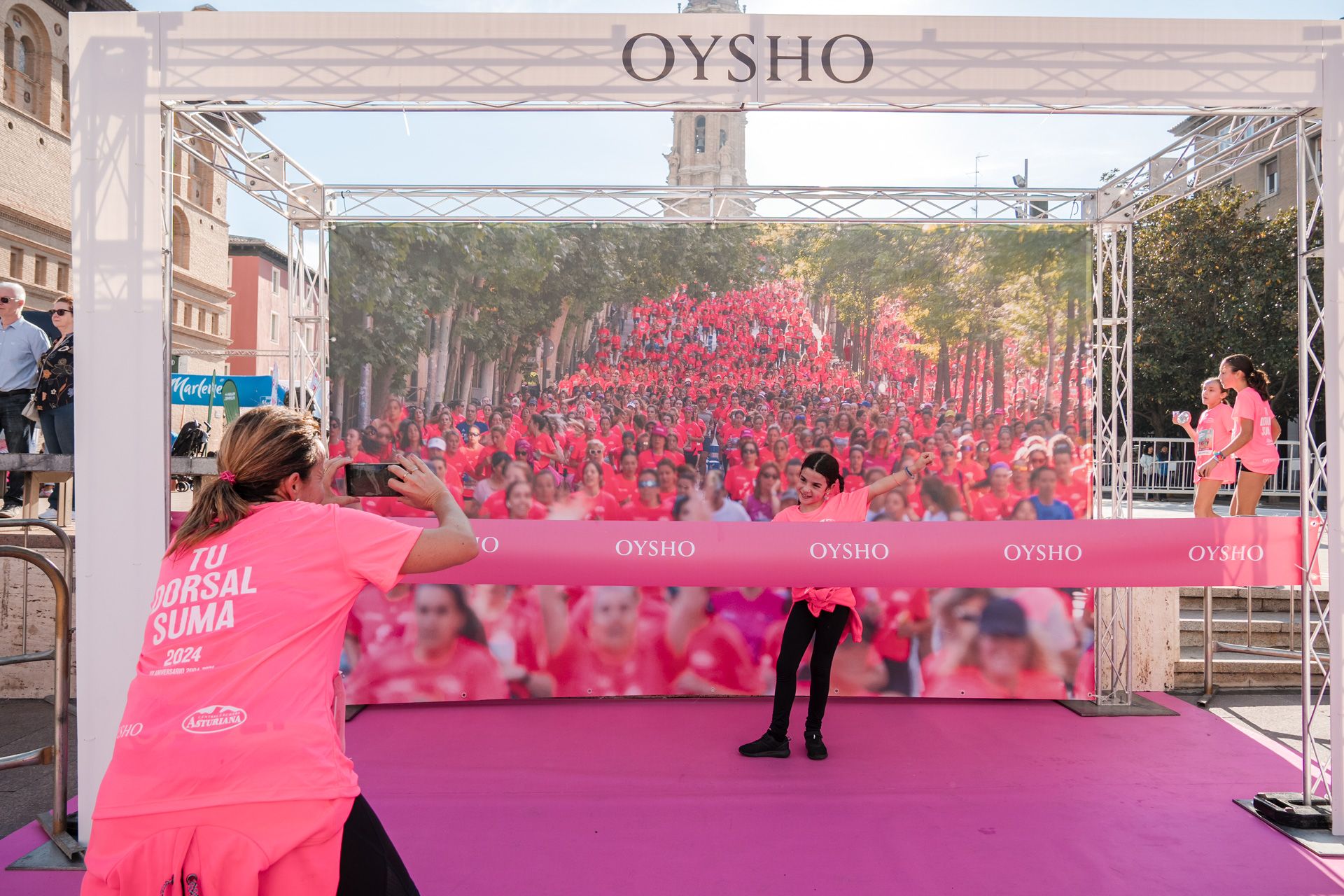 Las mejores fotos de la Carrera de la Mujer Central Lechera Asturiana de Zaragoza 2024 285