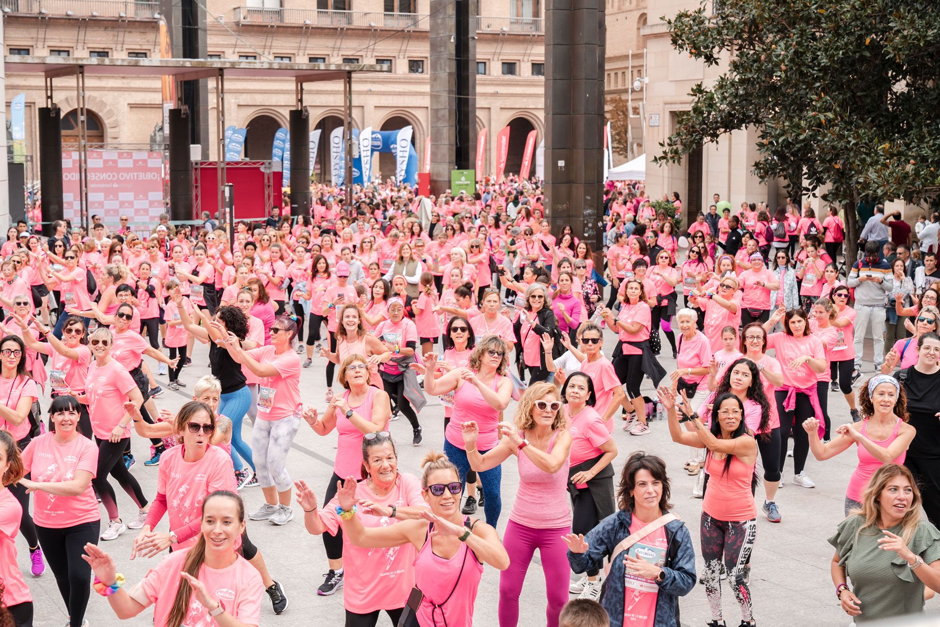 Las mejores fotos de la Carrera de la Mujer Central Lechera Asturiana de Zaragoza 2024 402