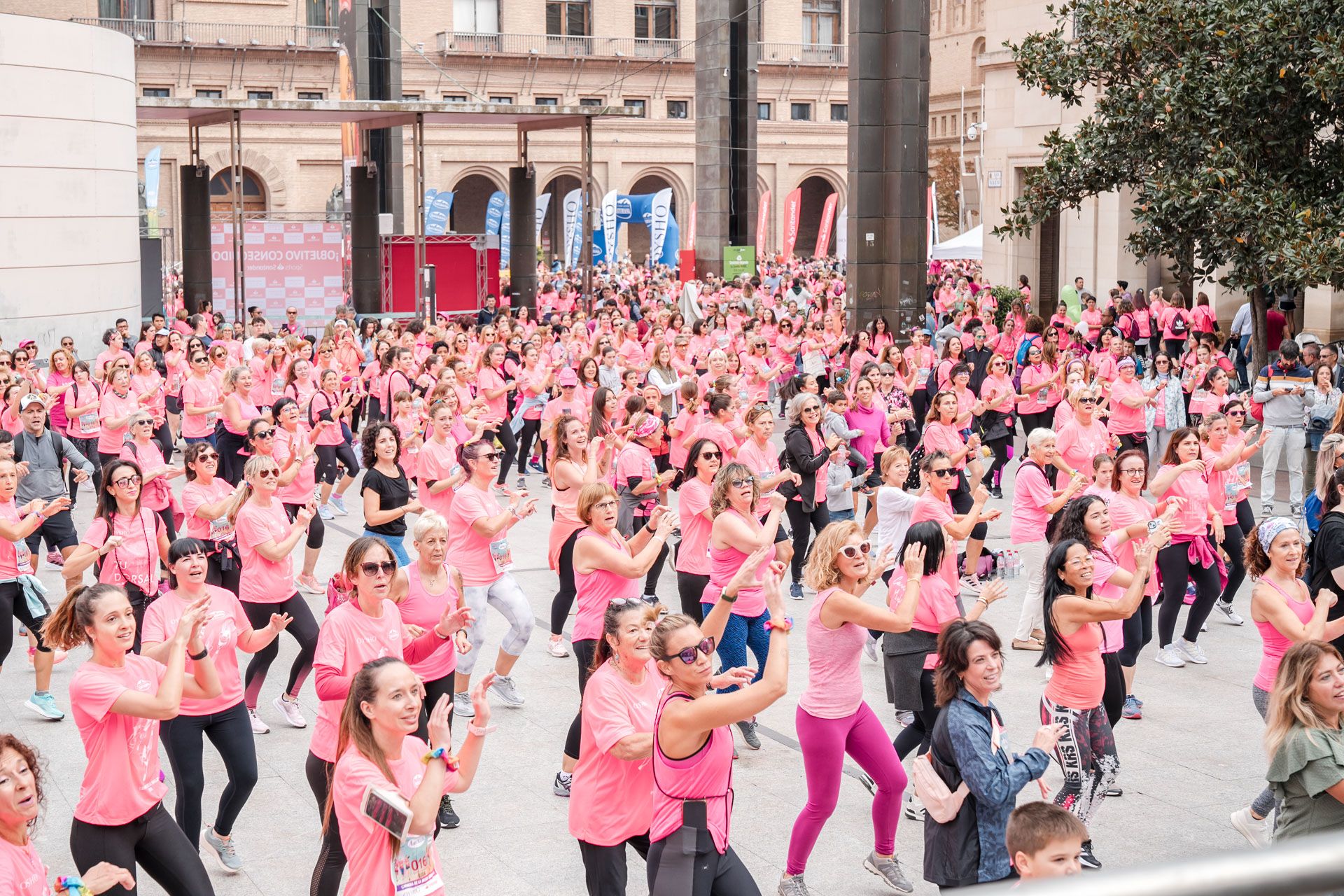 Las mejores fotos de la Carrera de la Mujer Central Lechera Asturiana de Zaragoza 2024 403