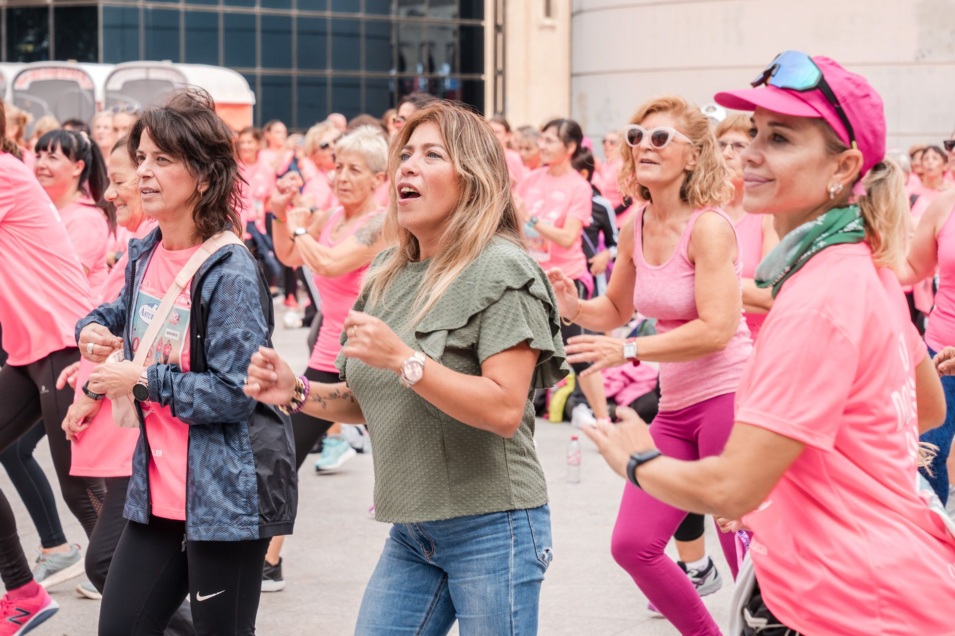 Las mejores fotos de la Carrera de la Mujer Central Lechera Asturiana de Zaragoza 2024 408