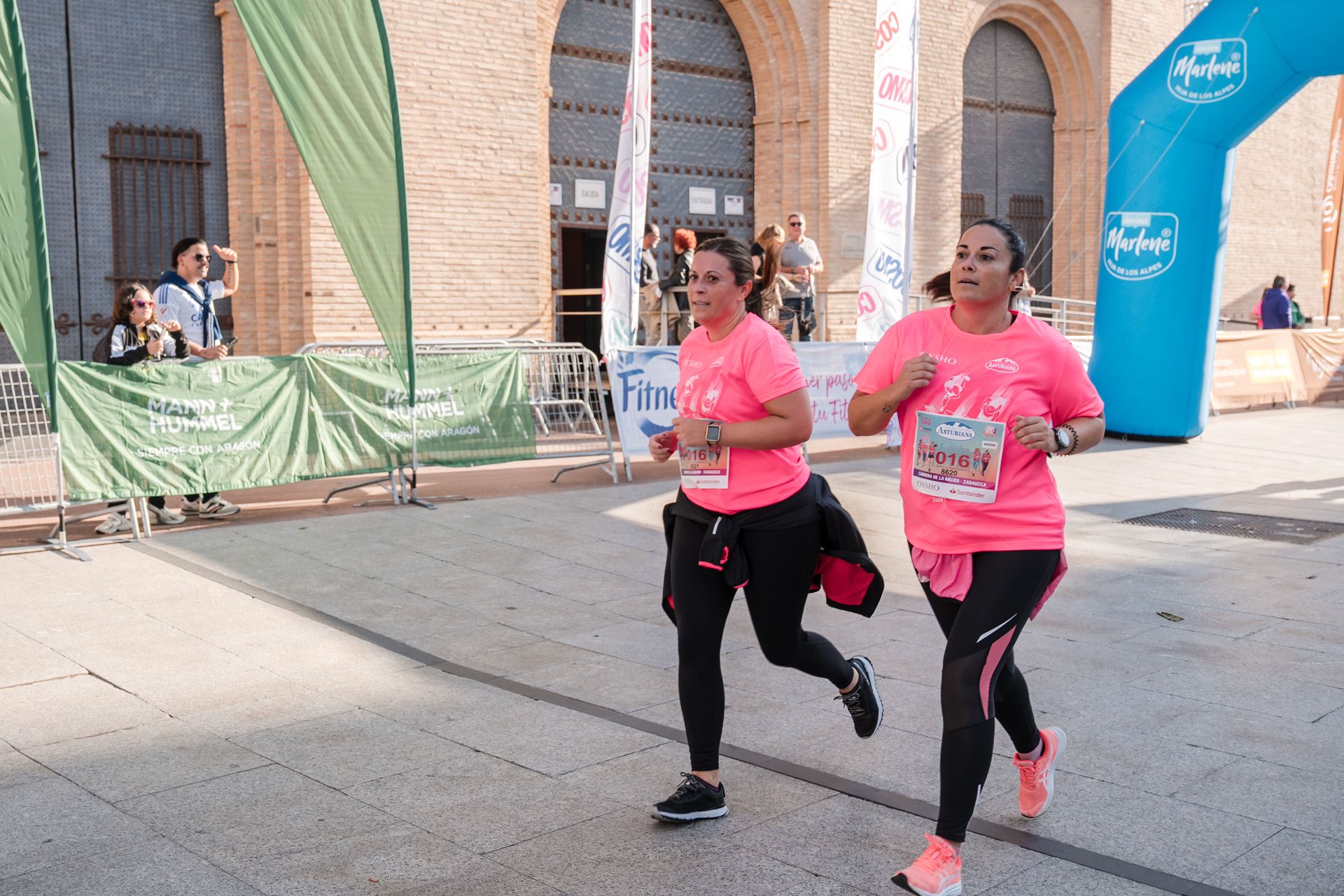 Las mejores fotos de la Carrera de la Mujer Central Lechera Asturiana de Zaragoza 2024 296