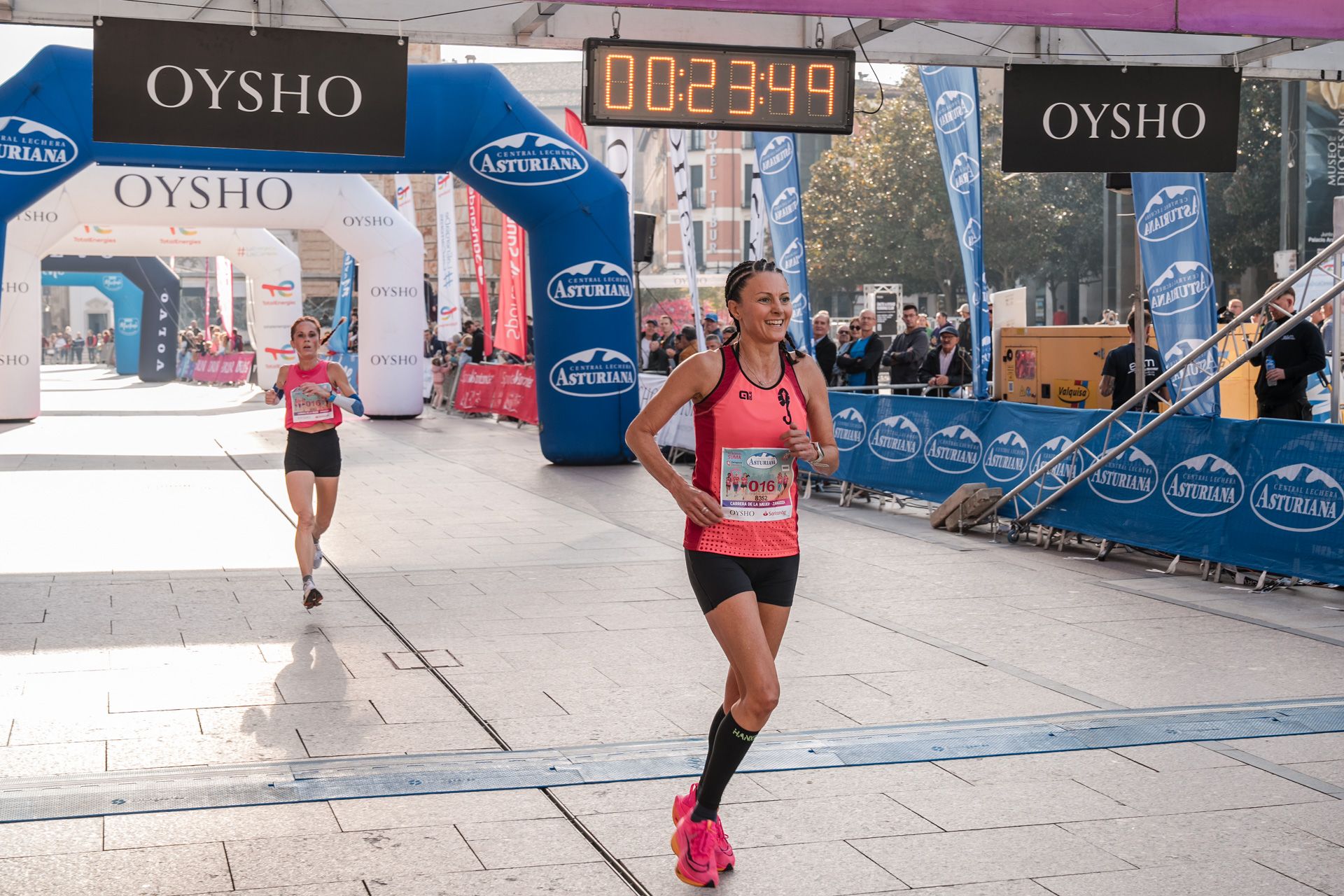 Las mejores fotos de la Carrera de la Mujer Central Lechera Asturiana de Zaragoza 2024 179