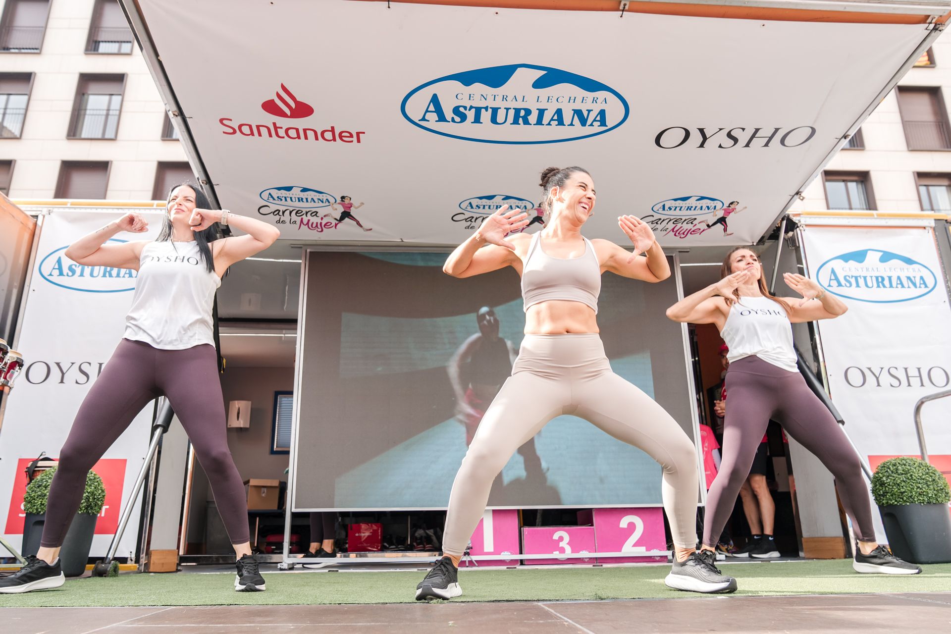 Las mejores fotos de la Carrera de la Mujer Central Lechera Asturiana de Zaragoza 2024 414