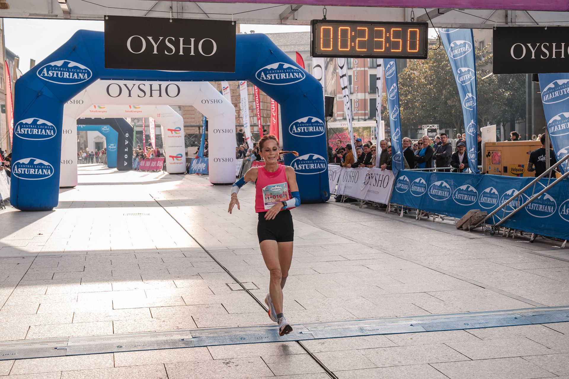Las mejores fotos de la Carrera de la Mujer Central Lechera Asturiana de Zaragoza 2024 180