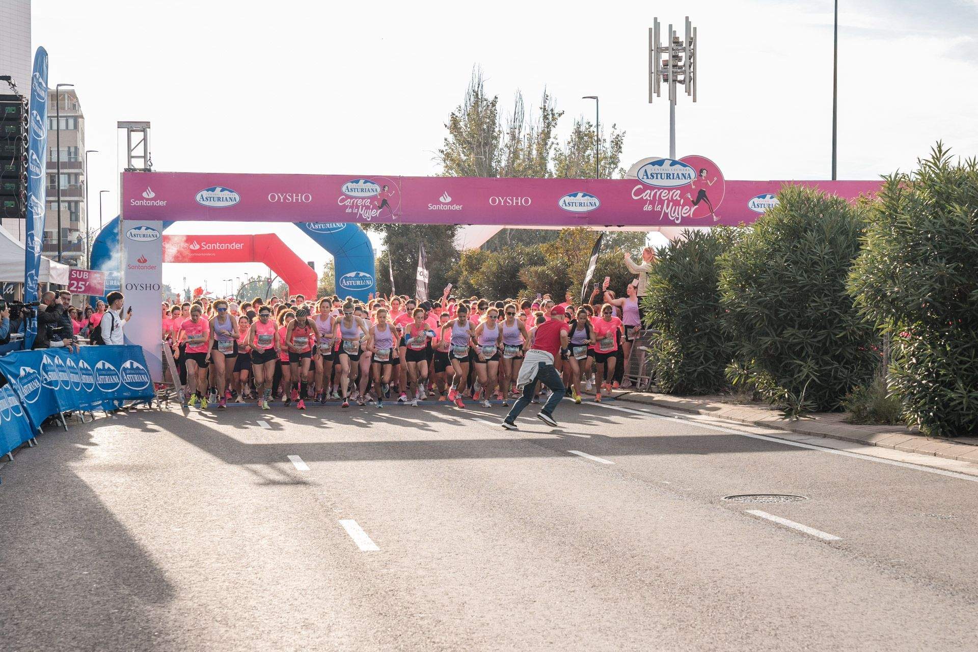 Las mejores fotos de la Carrera de la Mujer Central Lechera Asturiana de Zaragoza 2024 73