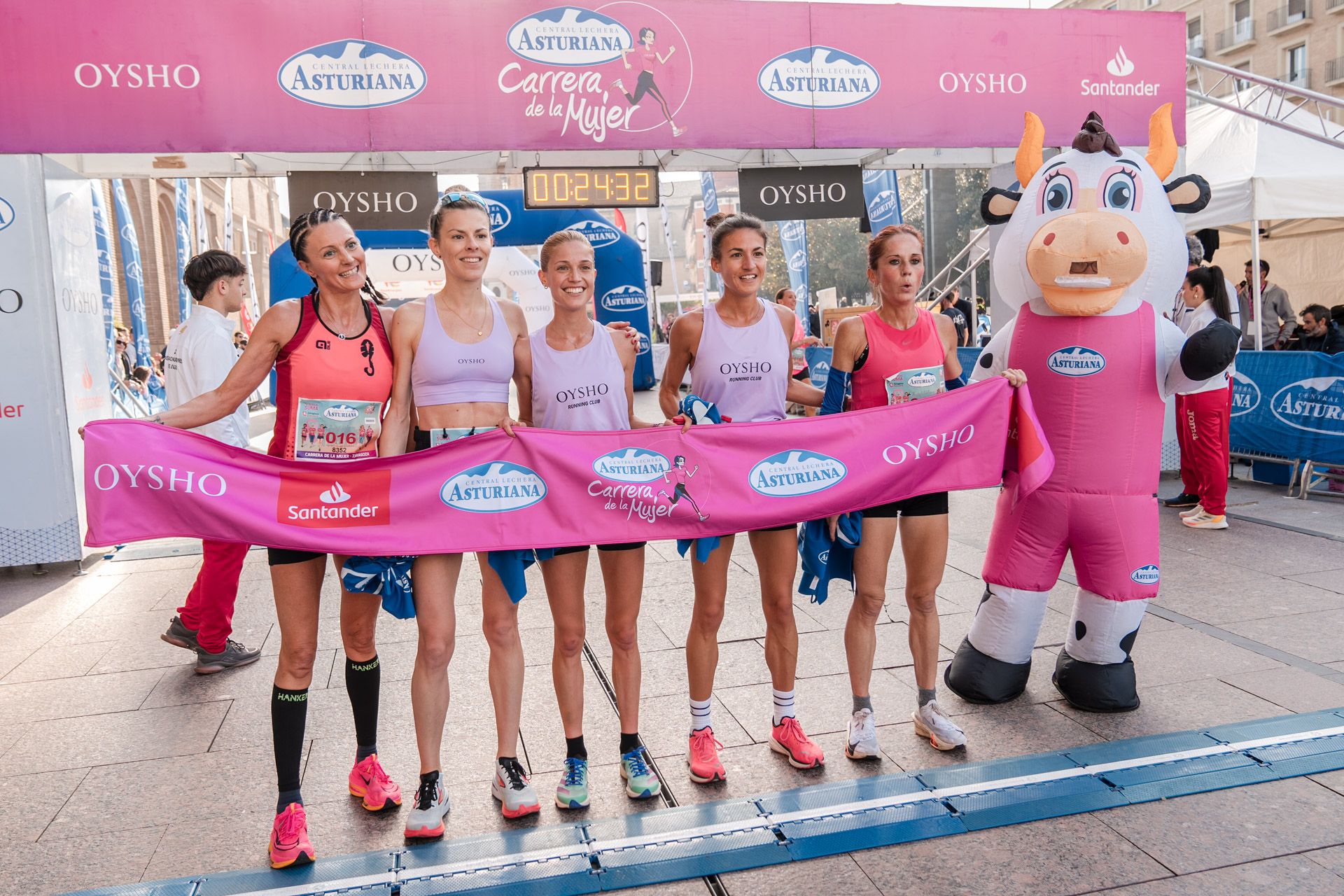 Las mejores fotos de la Carrera de la Mujer Central Lechera Asturiana de Zaragoza 2024 186