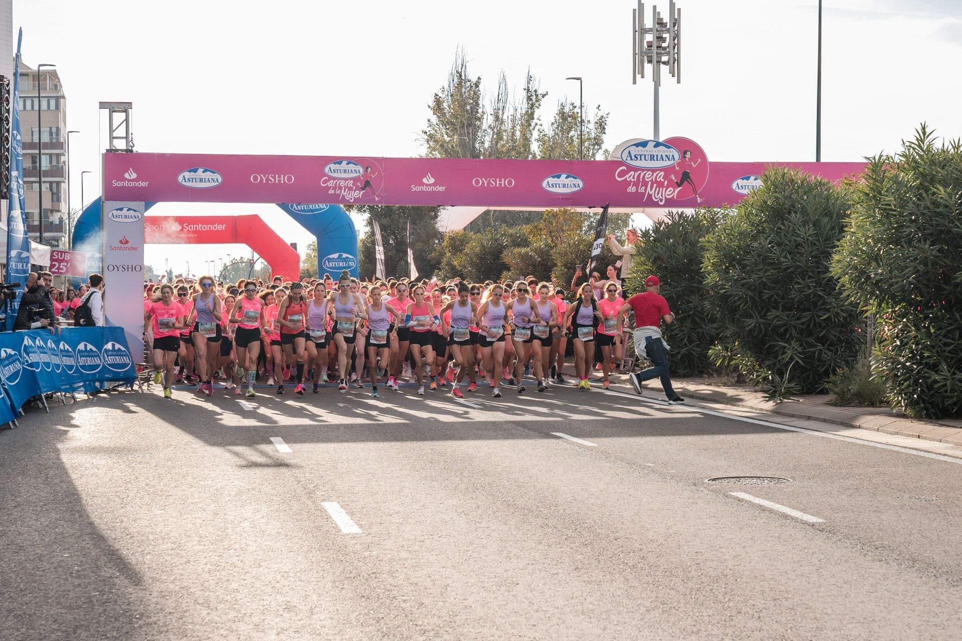 Las mejores fotos de la Carrera de la Mujer Central Lechera Asturiana de Zaragoza 2024 74