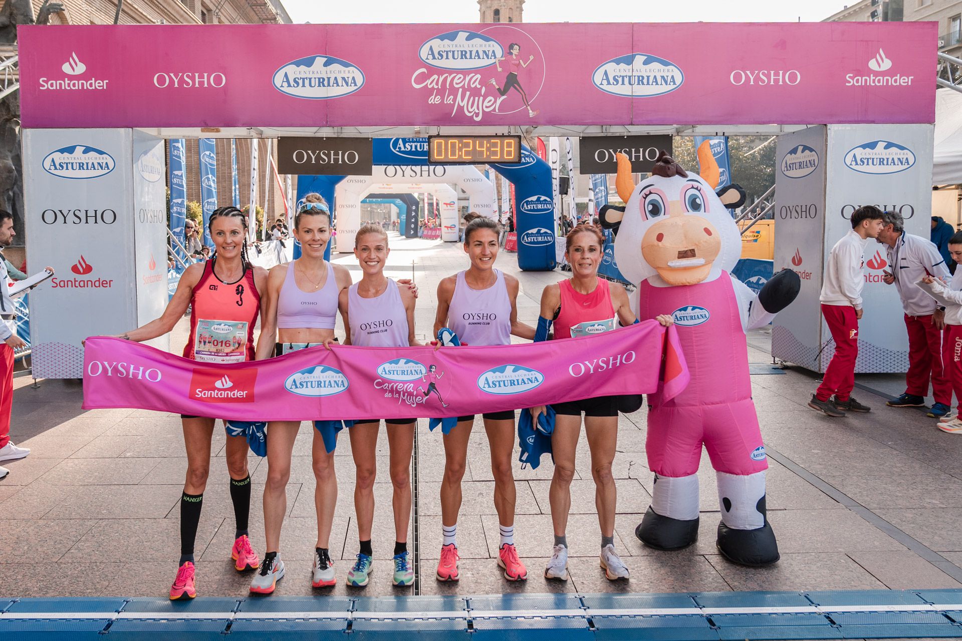 Las mejores fotos de la Carrera de la Mujer Central Lechera Asturiana de Zaragoza 2024 188