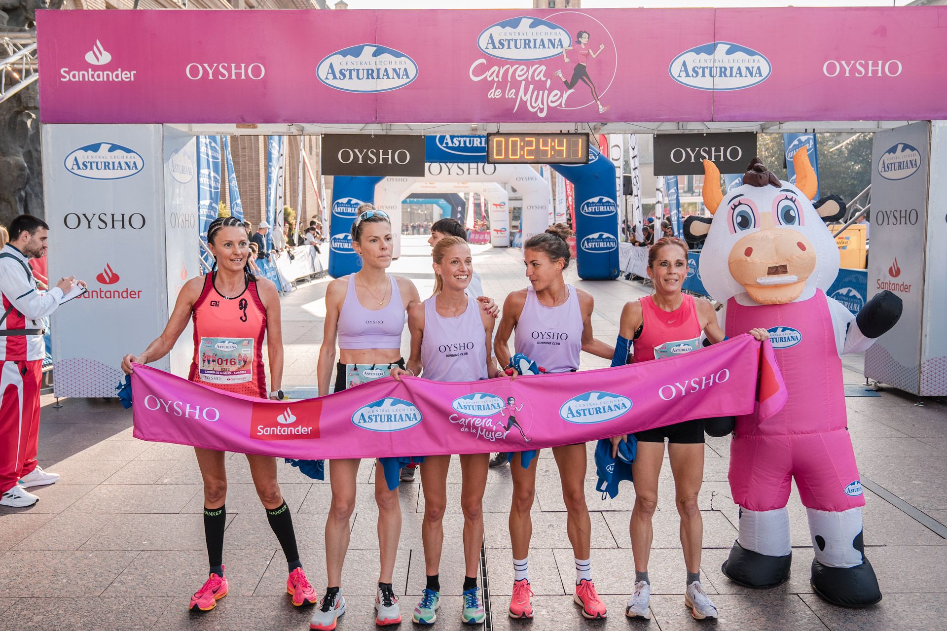 Las mejores fotos de la Carrera de la Mujer Central Lechera Asturiana de Zaragoza 2024 190