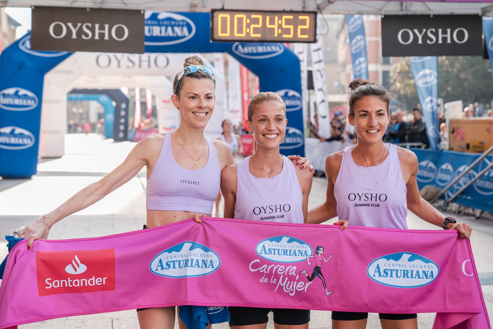 Las mejores fotos de la Carrera de la Mujer Central Lechera Asturiana de Zaragoza 2024 191
