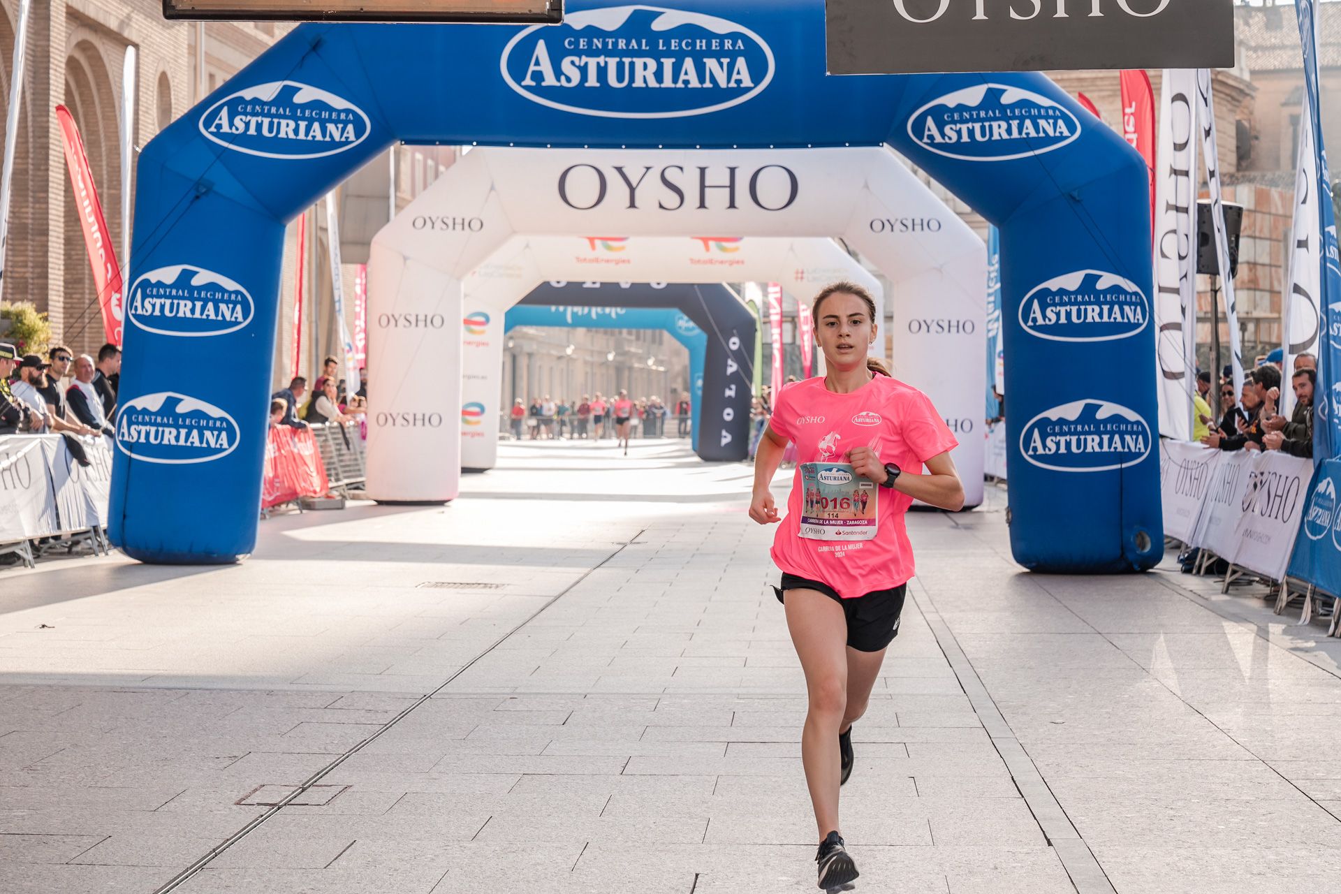Las mejores fotos de la Carrera de la Mujer Central Lechera Asturiana de Zaragoza 2024 193