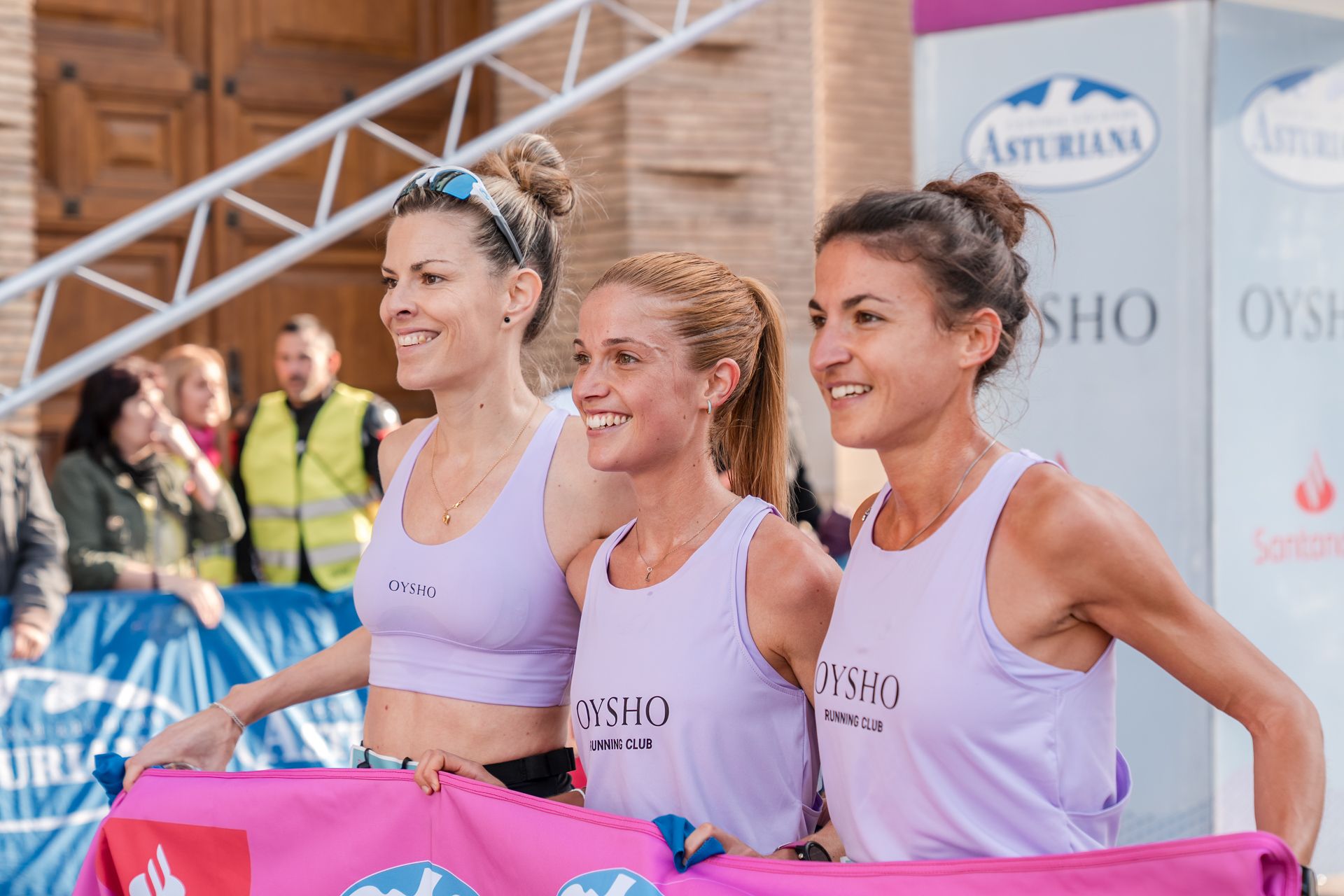 Las mejores fotos de la Carrera de la Mujer Central Lechera Asturiana de Zaragoza 2024 194